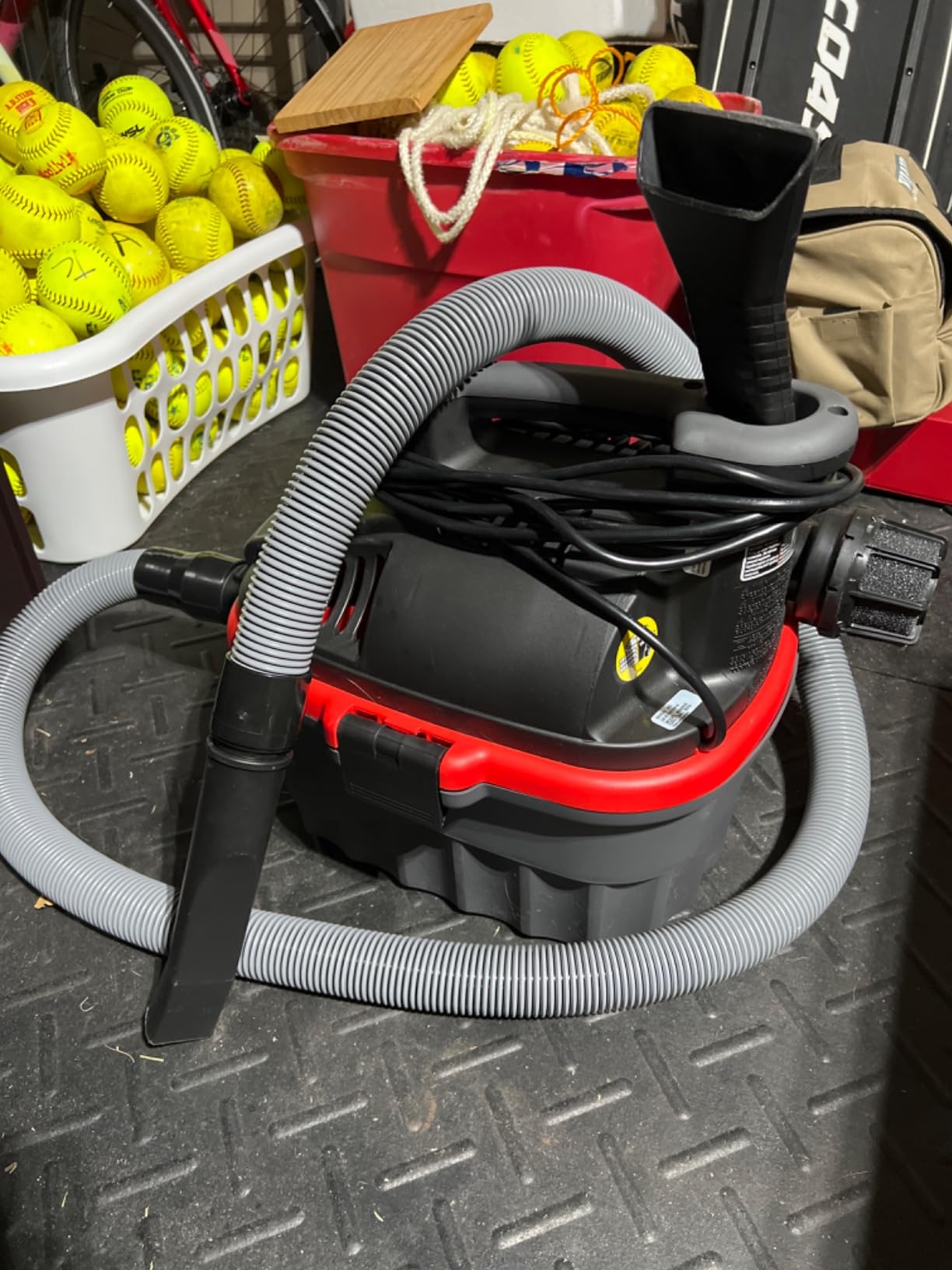 50313 Model 4000RV 4-Gallon Portable Wet and Dry Compact Vacuum Cleaner with 5.0 Peak-HP Motor, 4 gallon, Red customer photo 1