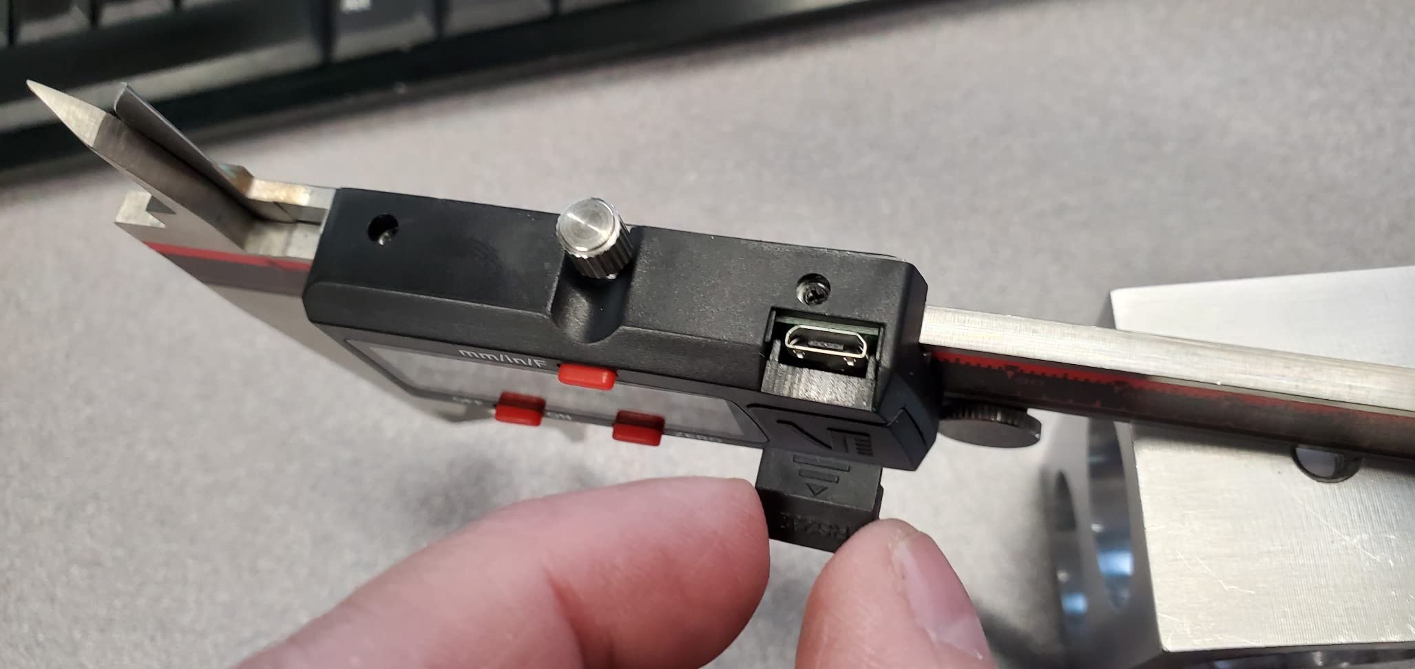 VINCA IP54 Grade Digital Caliper, DCLA-0605 6 Inch/150mm, Inch/Millimeter/Fraction Conversion, Stainless Steel, Large LCD Screen customer photo 2