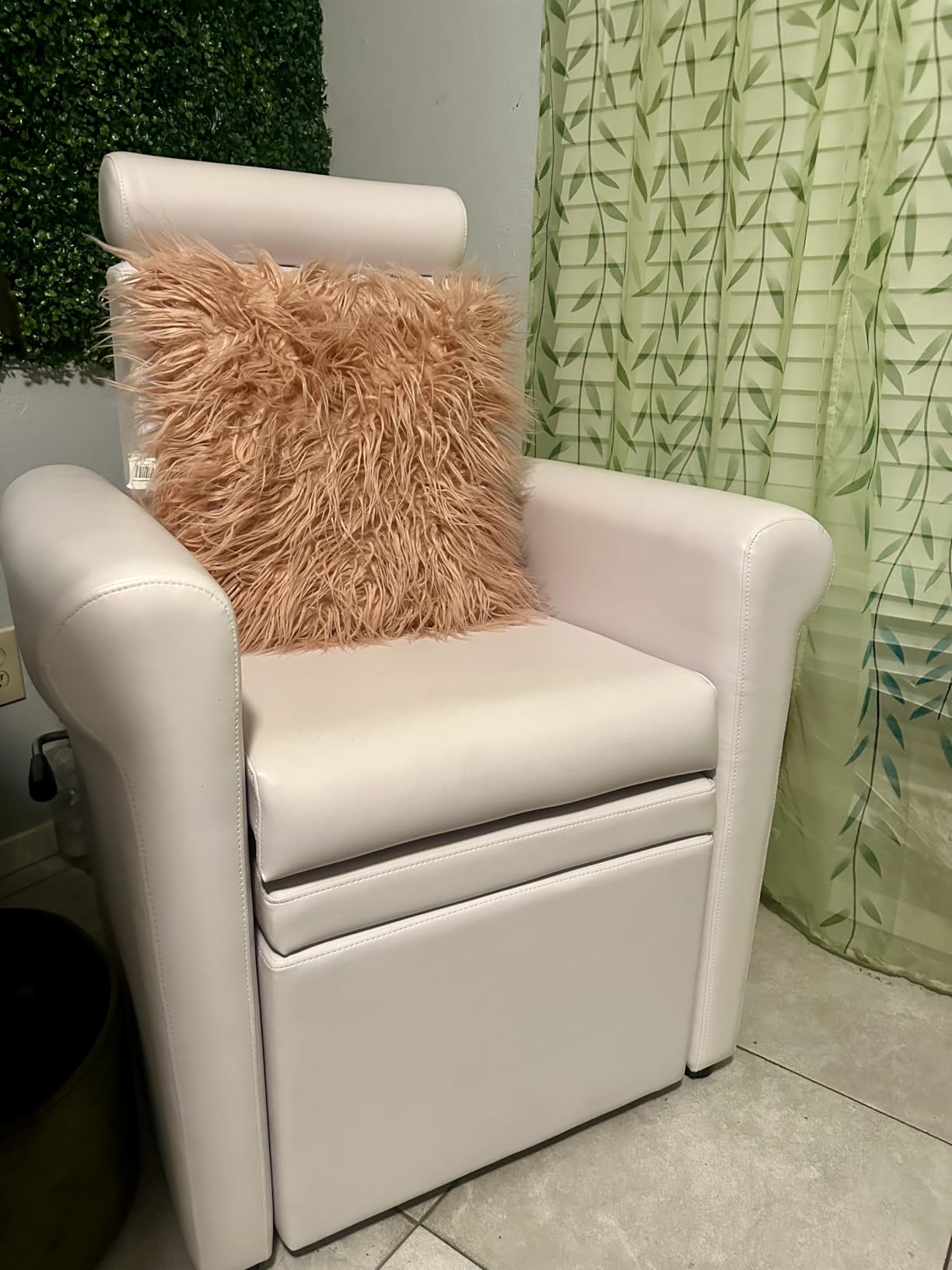 Buy-Rite Salon & Spa Equipment Mona Lisa Plumb Free Pedicure Chair - No Plumbing, Adjustable, Portable, Removable, Black customer photo 1
