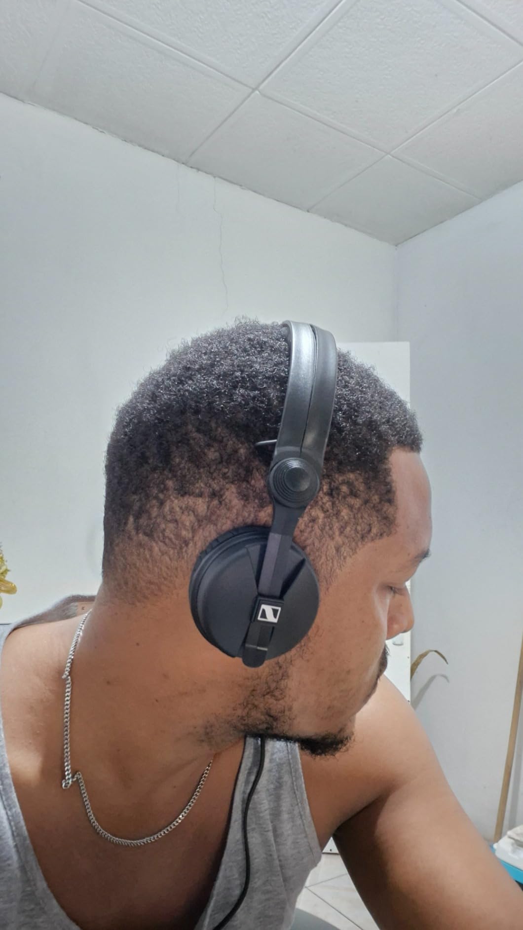 Sennheiser Pro Audio Professional HD 25 On-Ear DJ Headphones, Black customer photo 2