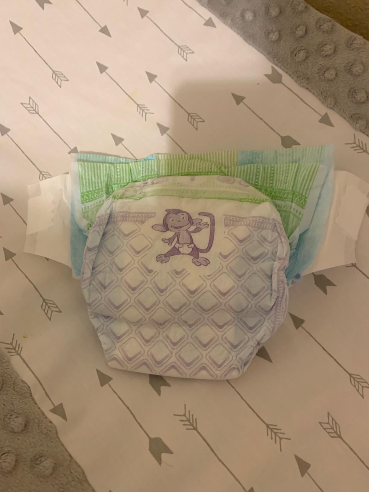 Luvs Diapers, Size 1 (8-14 lb), 252 Count, Ultra Leakguards customer photo 1