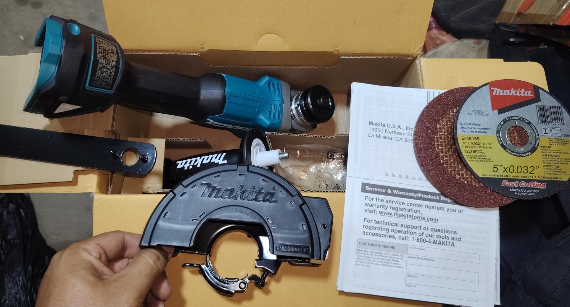 Makita XAG04Z 18V LXT Lithium-Ion Brushless Cordless 4-1/2 Inch/5 Inch Cut-Off/Angle Grinder, Tool Only customer photo 1