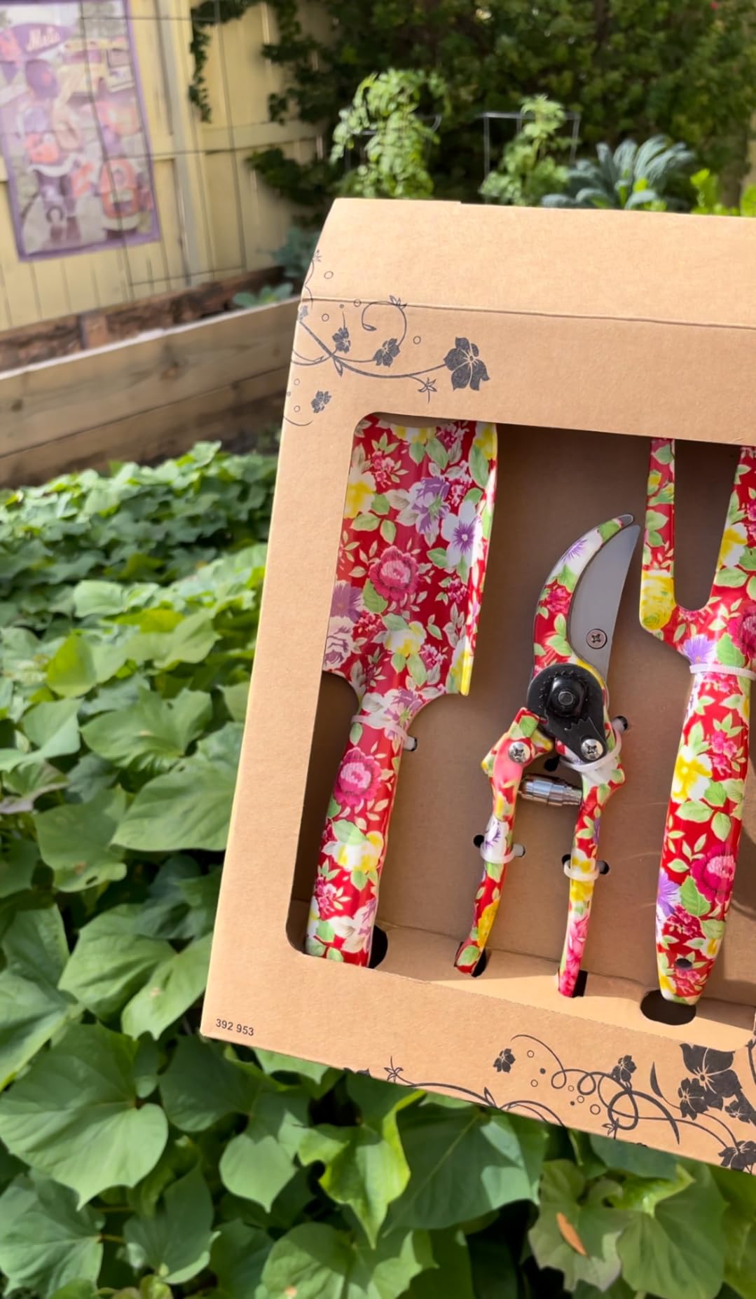 FLORA GUARD 6-Piece Garden Tool Set, Heavy Duty Gardening Hand Tools,Includes Trowel, Rake, 2-in-1 Hoe & Crack Weeder, Durable Yard Gardening Tools, Ideal Gardening Gift for Men & Women customer photo 2