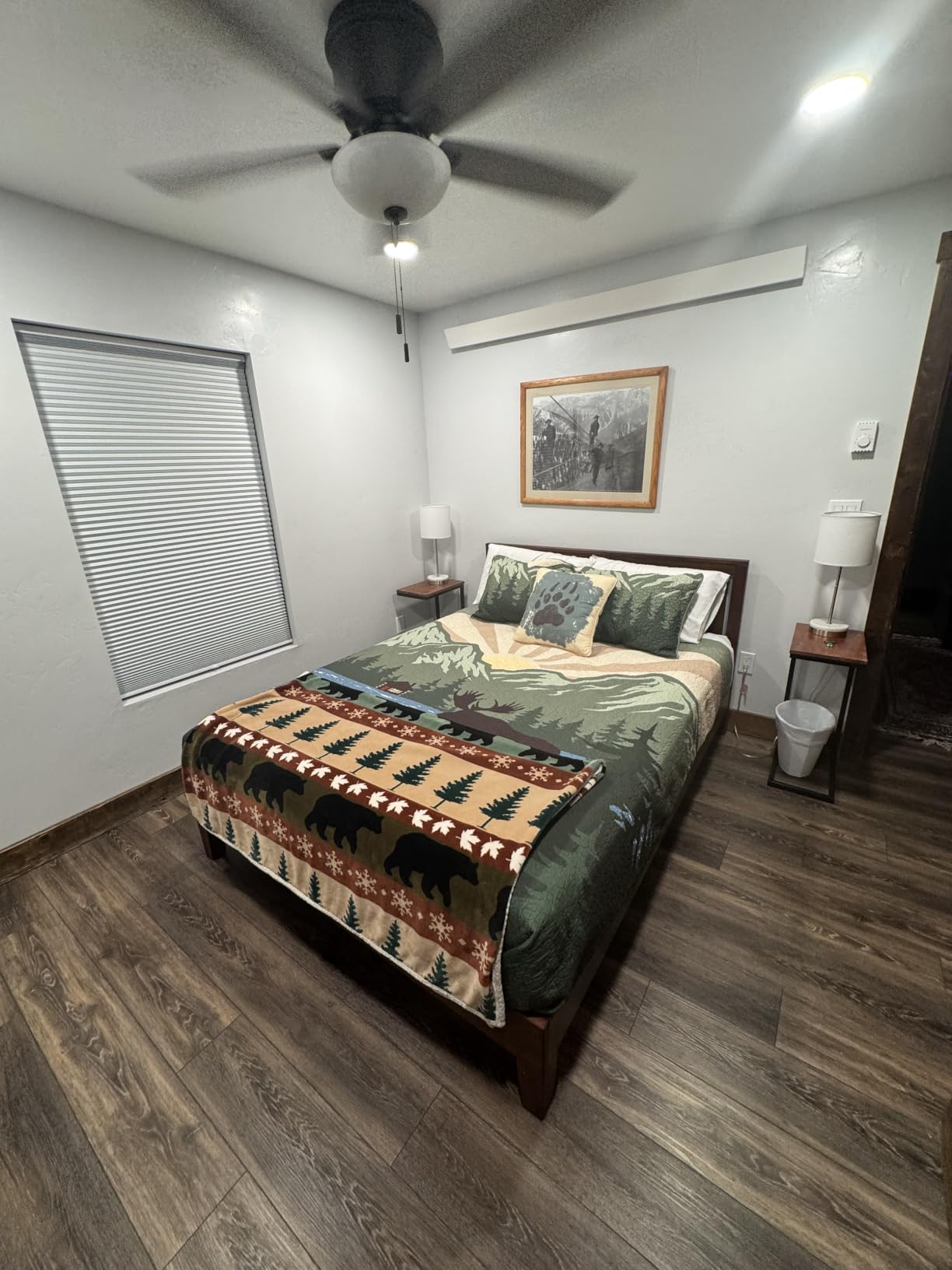 ZINUS Vivek Deluxe Wood Platform Bed Frame with Headboard, Wood Slat Support, No Box Spring Needed, Easy Assembly, Queen customer photo 1