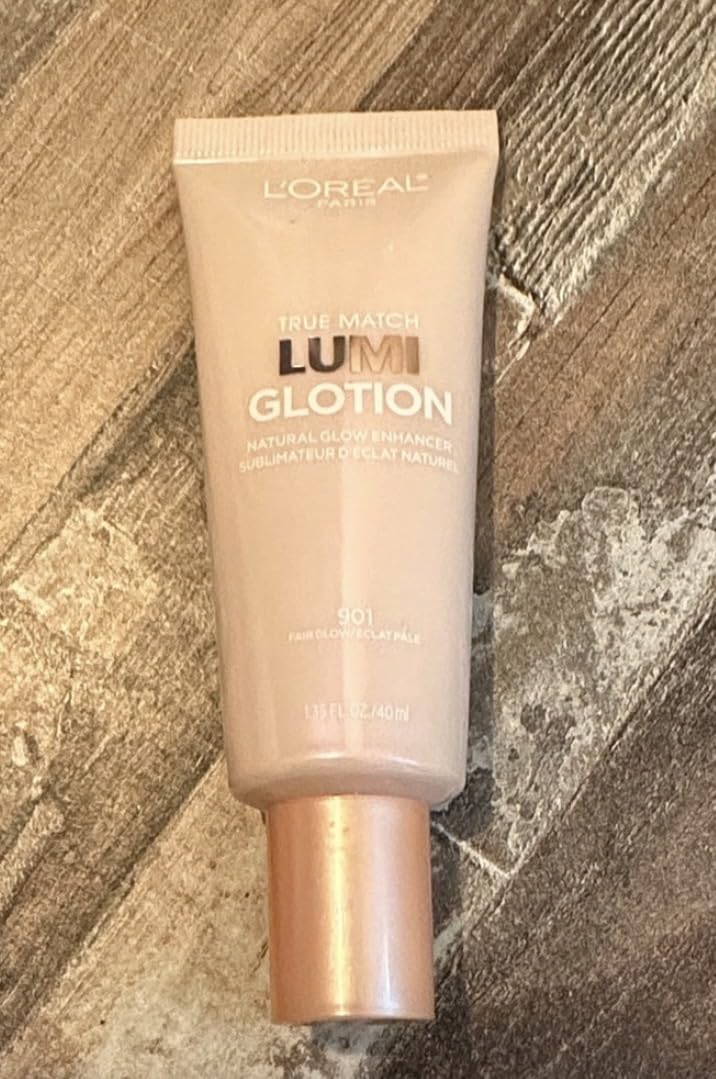 L'Oreal Paris Makeup True Match Lumi Glotion, Natural Glow Enhancer, Illuminator Highlighter, Bronzing Drops For a Sun-Kissed Glow For Face and Body, 902 Light, 1.35 fl oz customer photo 1