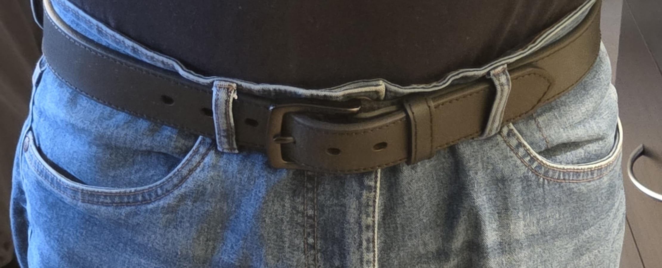 Levi's Men's Casual Leather Belt, Classic Strap for Jeans & Everyday Wear customer photo 1