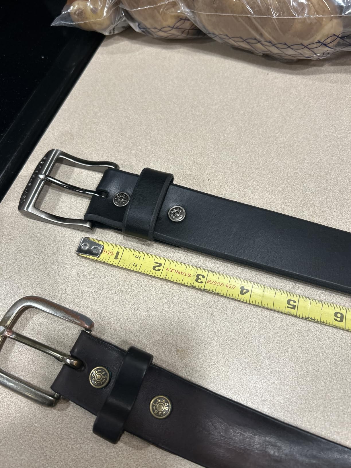 Levi's Men's Casual Leather Belt, Classic Strap for Jeans & Everyday Wear customer photo 2