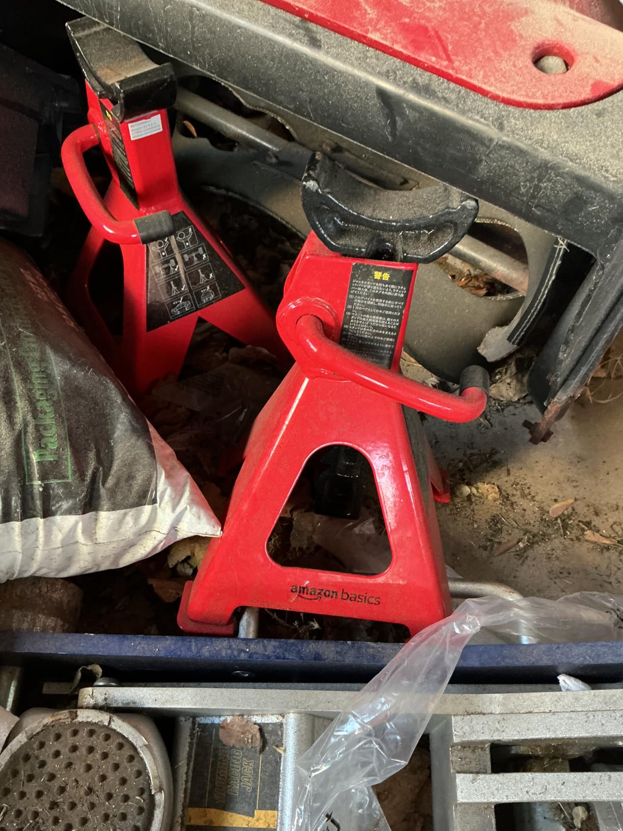 Amazon Basics Steel Jack Auto Stands, 3 Ton (2.7 metric Ton) Capacity, Easy to Use, Adjustable Height, 6,000 lb, 1 Pair, Black and Red(For Sedans and Urban SUVs) customer photo 1