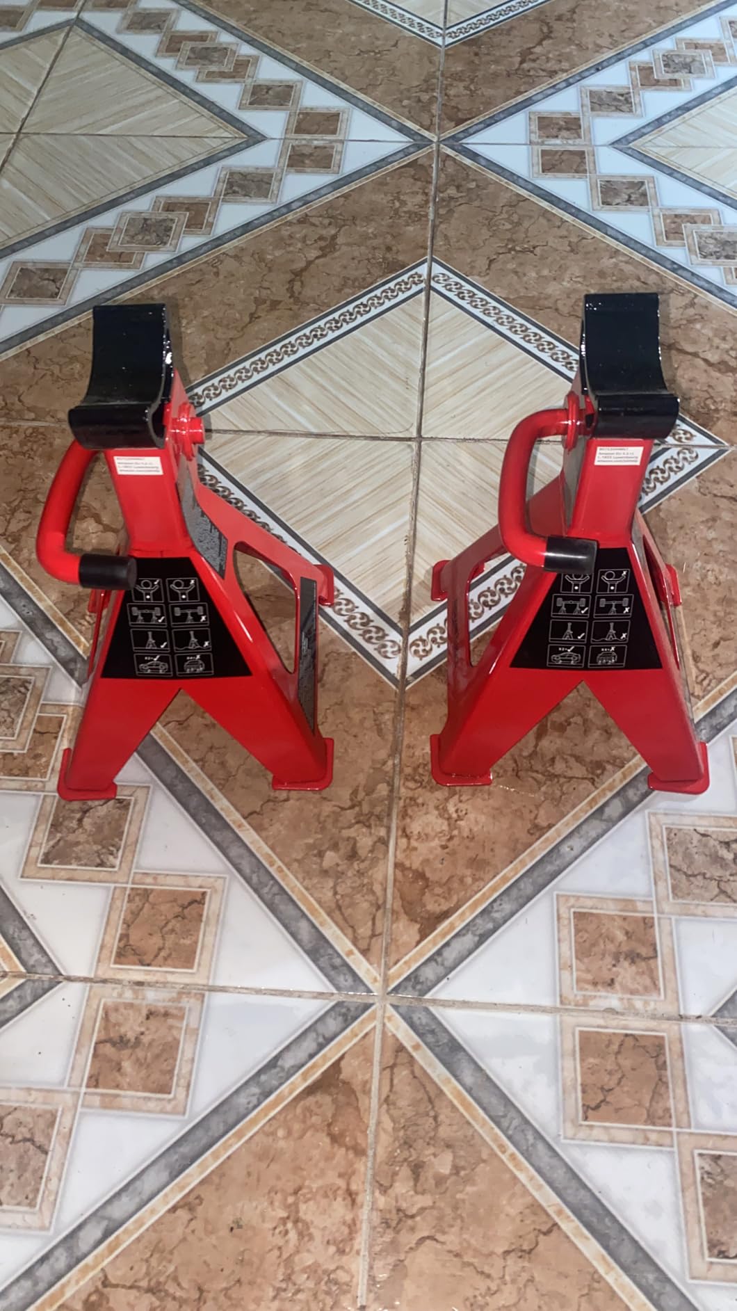 Amazon Basics Steel Jack Auto Stands, 3 Ton (2.7 metric Ton) Capacity, Easy to Use, Adjustable Height, 6,000 lb, 1 Pair, Black and Red(For Sedans and Urban SUVs) customer photo 2