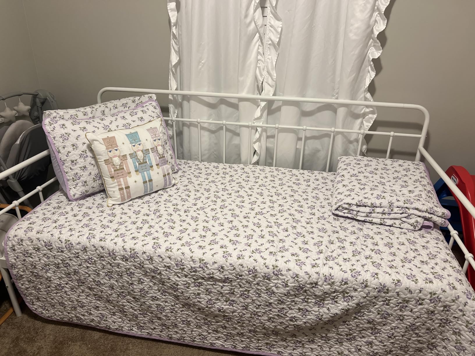 Zinus Florence Twin Daybed and Trundle Frame Set/Premium Steel Slat Support/Daybed and Roll Out Trundle/Accommodates Twin Size Mattresses Sold Separately customer photo 1