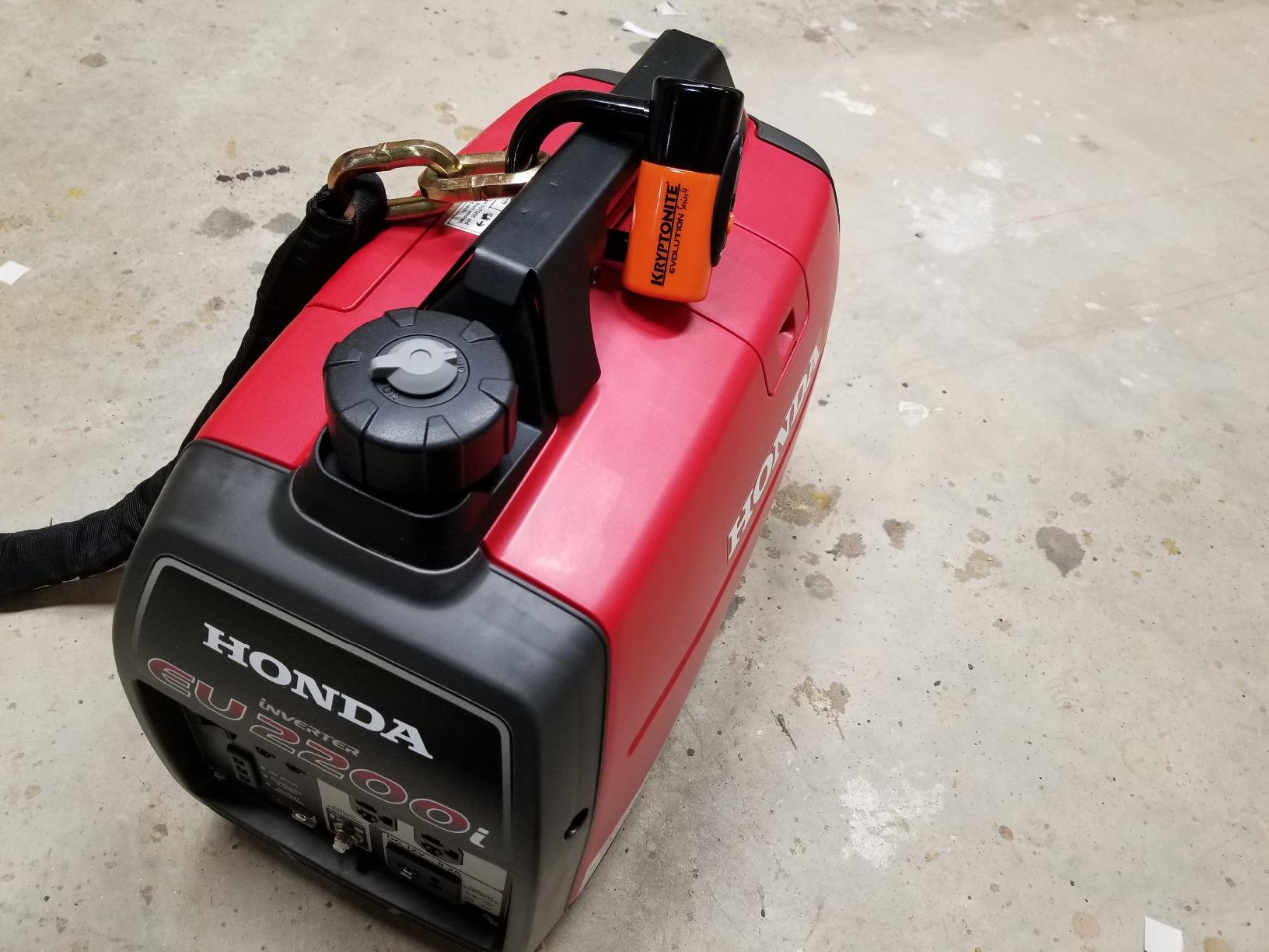 Honda EU2200i Companion 2200 Watt Inverter Generator, Super Quiet 120V Gas Powered Portable Generator for Camping or RV Backup Power Supply, Up to 8.1 Hour Run Time (EU2200ITAN1) customer photo 2