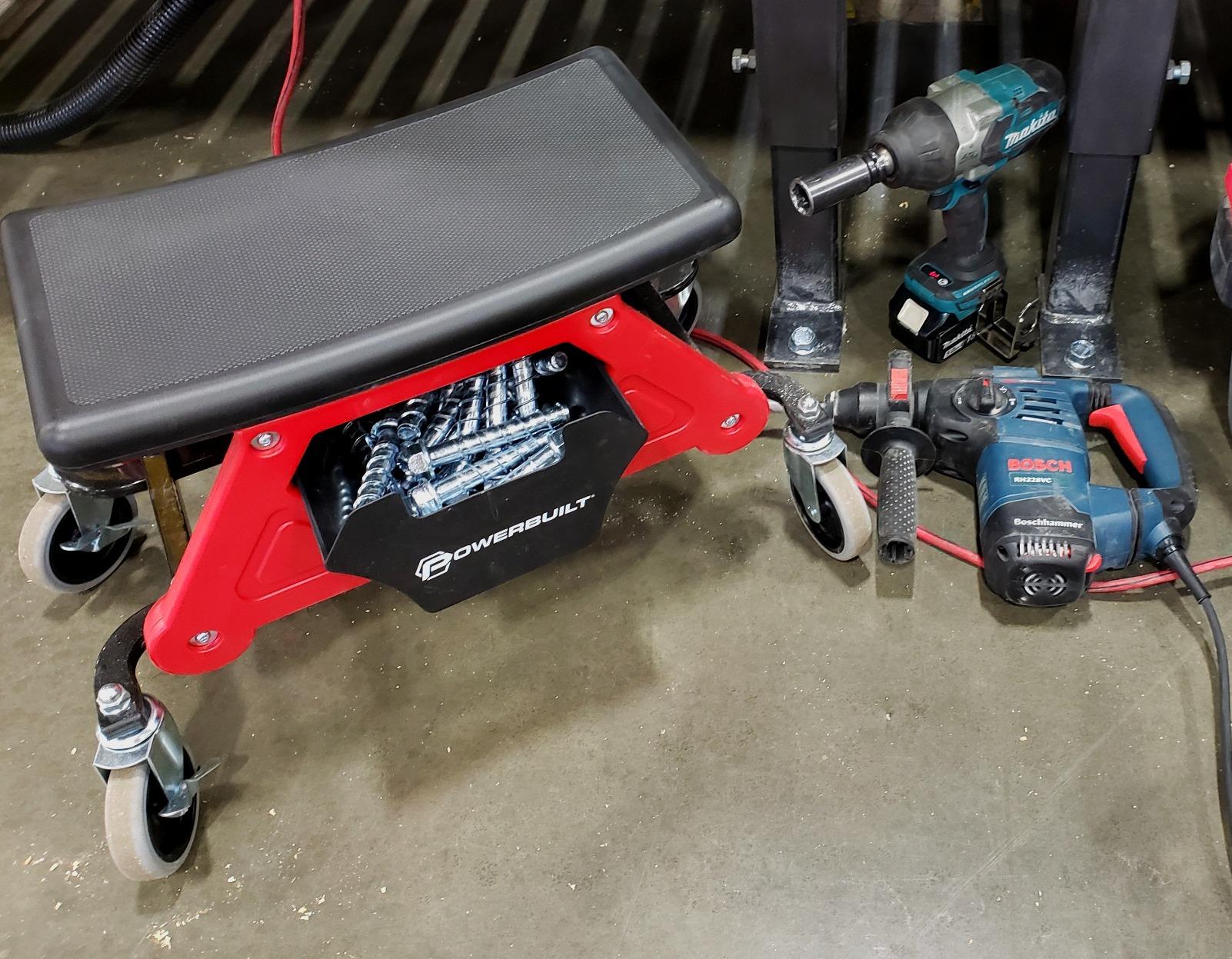 Powerbuilt Heavy Duty Roller Mechanics Seat and Brake Stool with 4-in. Rubber Swivel Casters, Slide Out Tool Trays and Drawer, 300 lb. Capacity - 240036 customer photo 1