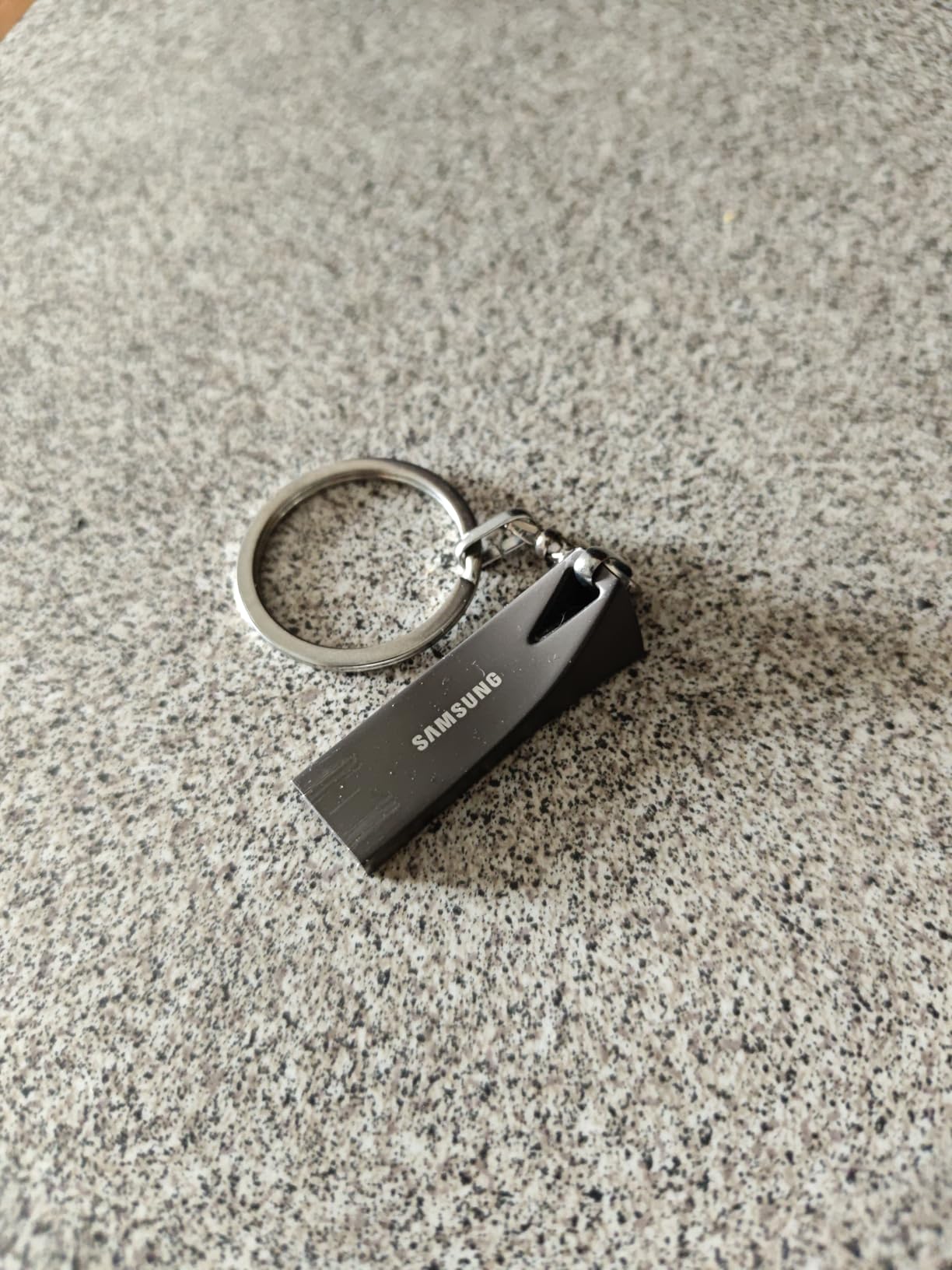 SAMSUNG BAR Plus 3.1 USB Flash Drive, 128GB, 400MB/s, Rugged Metal Casing, MUF-128BE3/AM, Champagne Silver customer photo 1