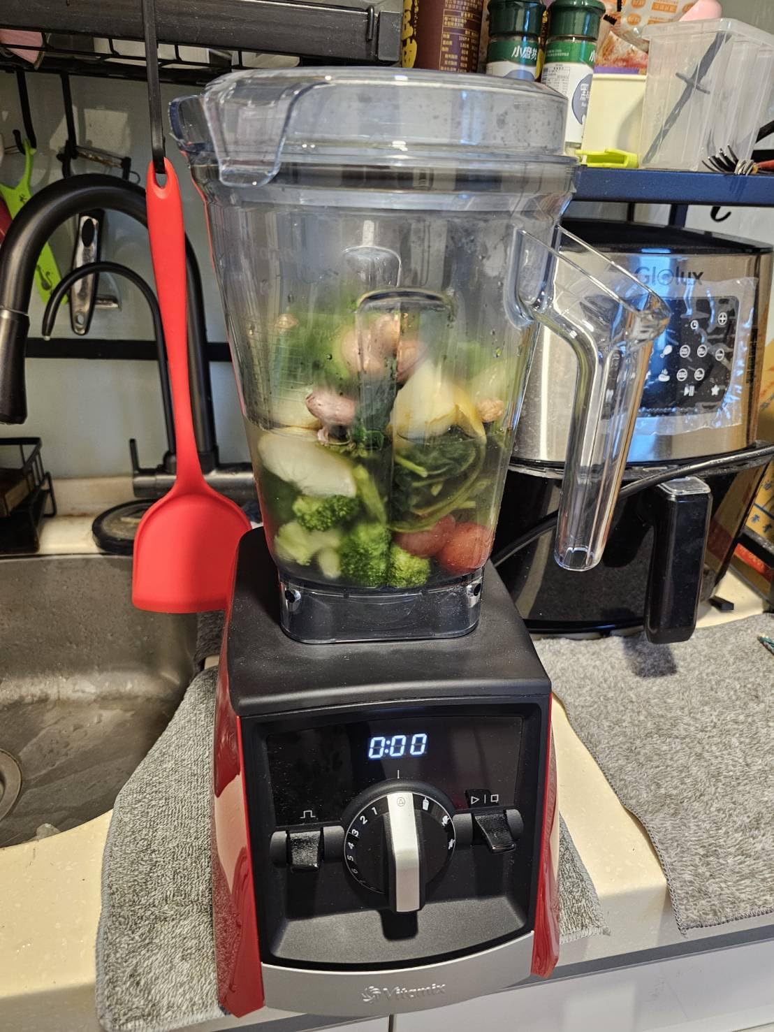 A2500 Ascent Series Smart Blender, Professional-Grade, 64 oz. Low-Profile Container, Black (Renewed) customer photo 1