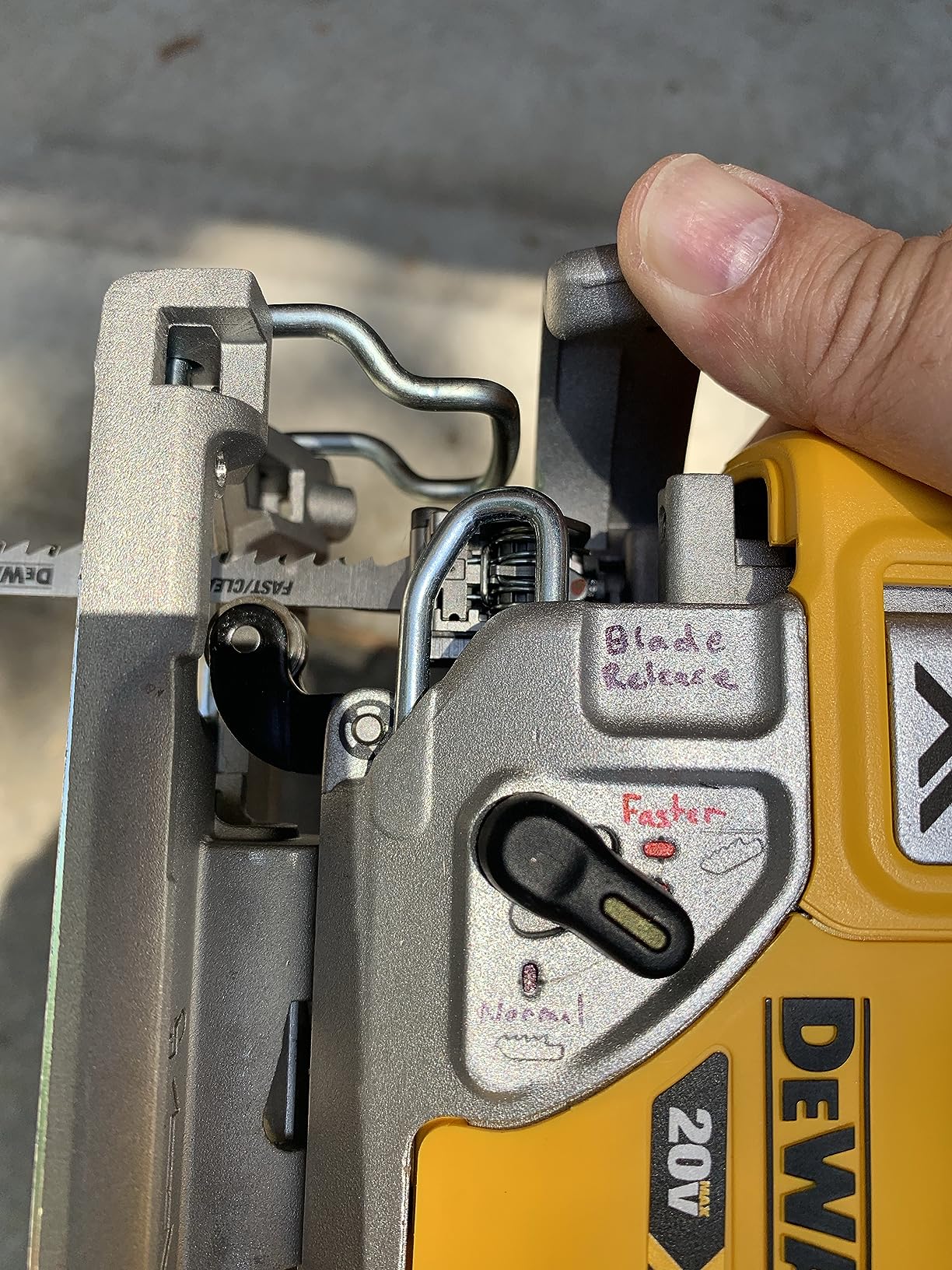 DEWALT 20V MAX XR Jig Saw (DCS334B) customer photo 2