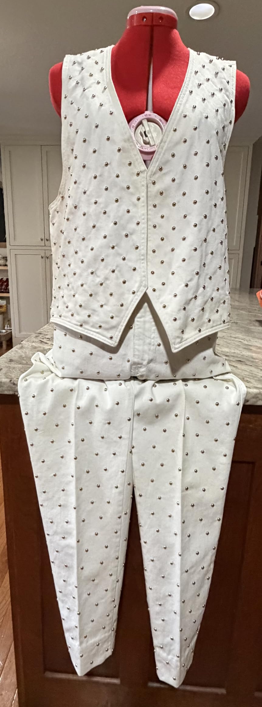 SINGER Female Adjustable Gray Dress Form - Medium/Large | Fits Sizes 10-18 Pinnable Mannequin Body Torso with 360 Degree Hem Guide, Foam-Backed Fabric Exterior, 12 Dials, Tri-Pod Stand customer photo 2