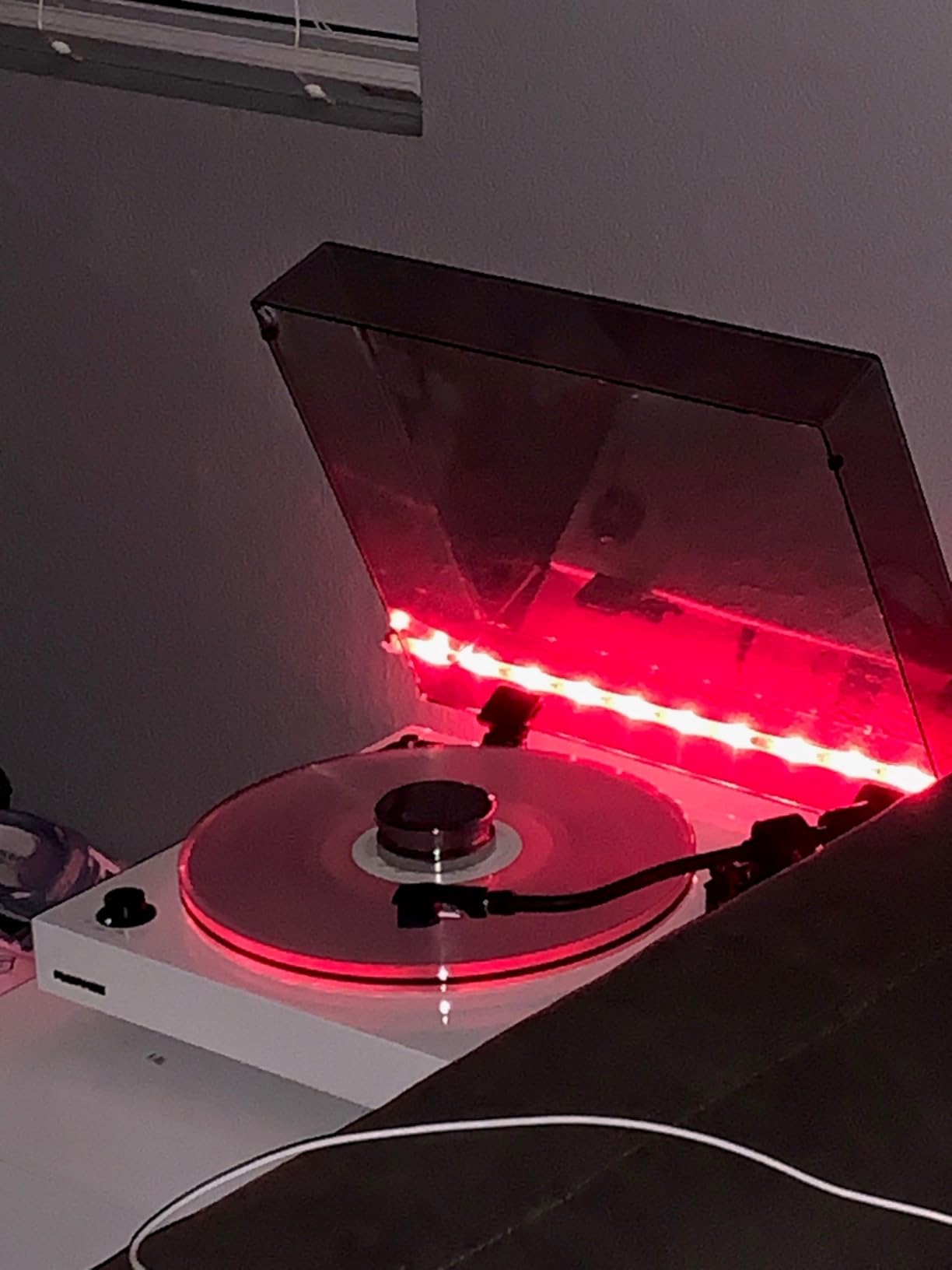 Fluance RT85 Turntable with Ortofon 2M Blue Cartridge, Acrylic Platter, Speed Control, and Vibration Isolation - Walnut customer photo 2