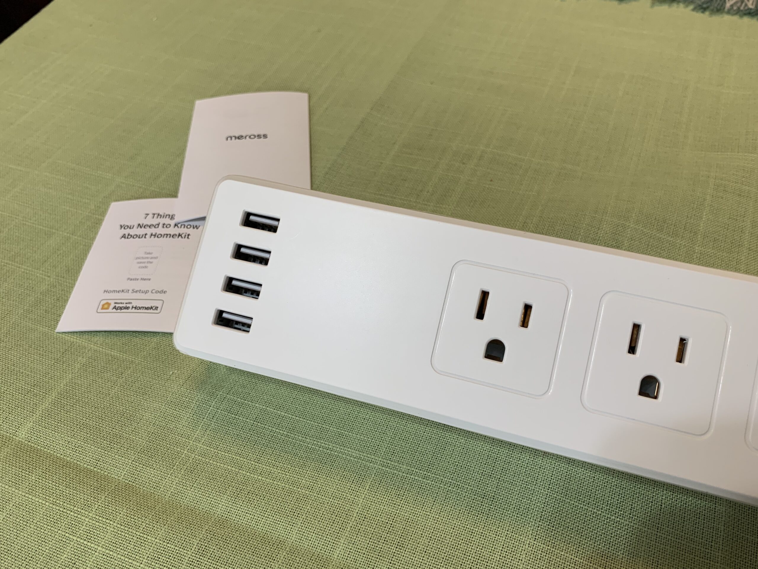 Meross Smart Power Strip Compatible with Apple HomeKit, Siri, Alexa, Google Home and SmartThings, WiFi Surge Protector with 4 AC Outlets, 4 USB Ports and 6ft Extension Cord, Voice and Remote Control customer photo 1