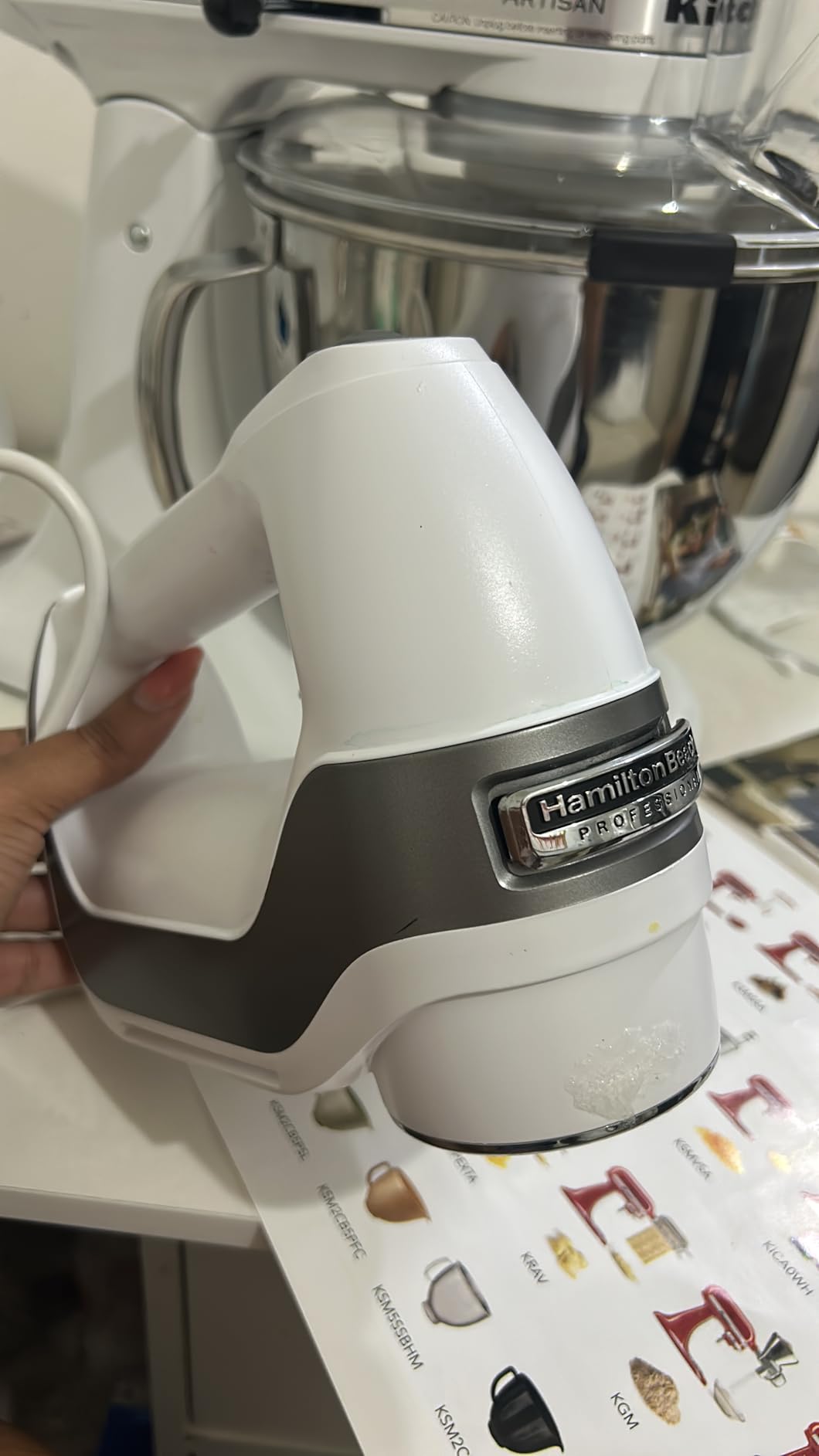 Hamilton Beach Professional 5-Speed Electric Hand Mixer with Snap-On Storage Case, QuickBurst, Stainless Steel Twisted Wire Beaters and Whisk, Mint (62658) customer photo 2