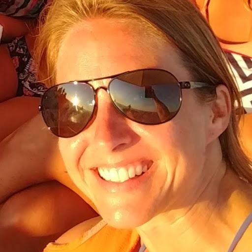 Oakley Women's OO4079 Feedback Pilot Sunglasses customer photo 1