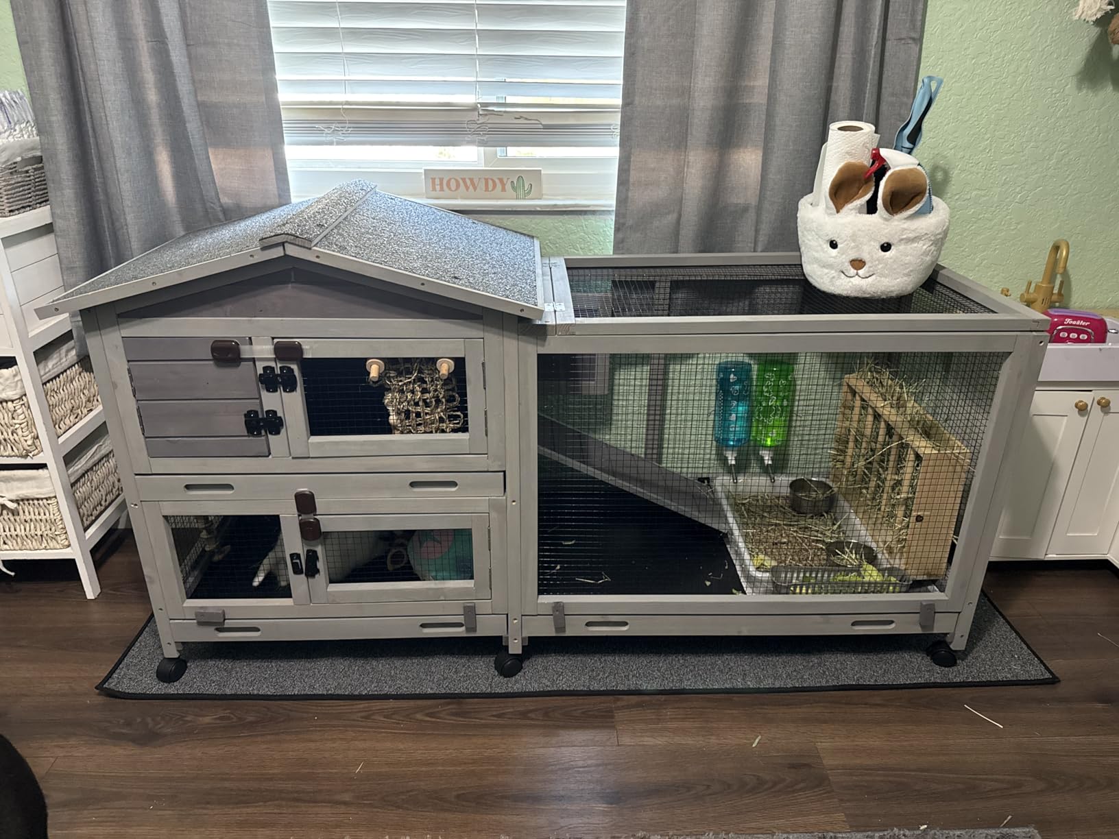 Aivituvin Rabbit Hutch Outdoor Indoor Rabbit Cage Chicken Coop with Casters Guinea Pig Cage with 3 Deep No Leakage Pull Out Tray, Waterproof Roof customer photo 2