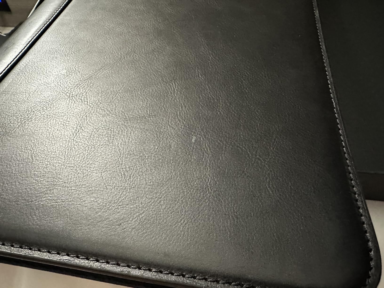 Time Resistance Leather Portfolio - A4 Document Folder - Italian Handcrafted Padfolio Organizer (Green) - Gift Box Included customer photo 2