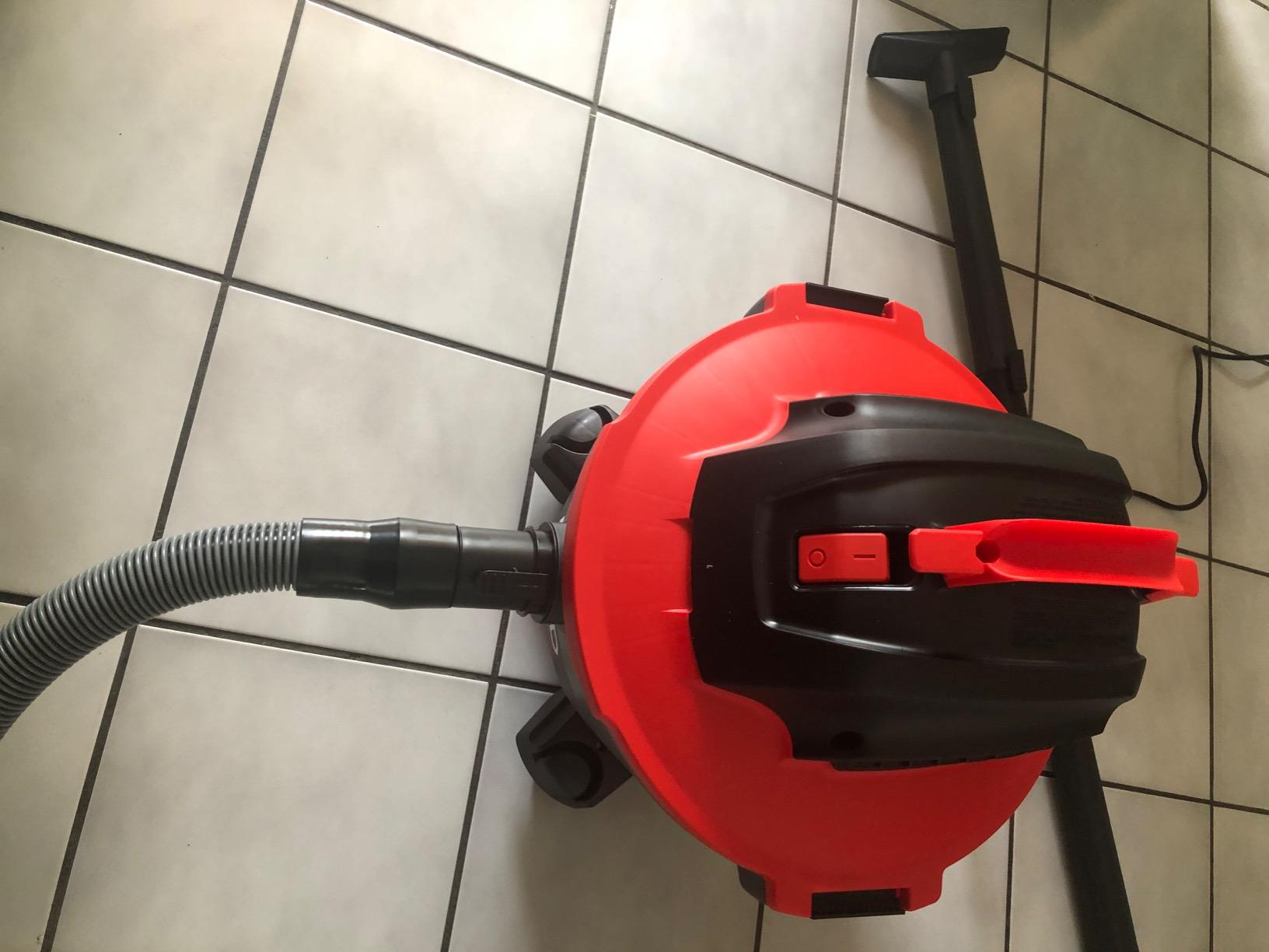 62698 RT0600 NXT 6-Gal. Wet Dry Shop Vacuum with Casters, 4.25 Peak HP Motor, and Pro Locking Hose, Dark Gray and Red customer photo 2