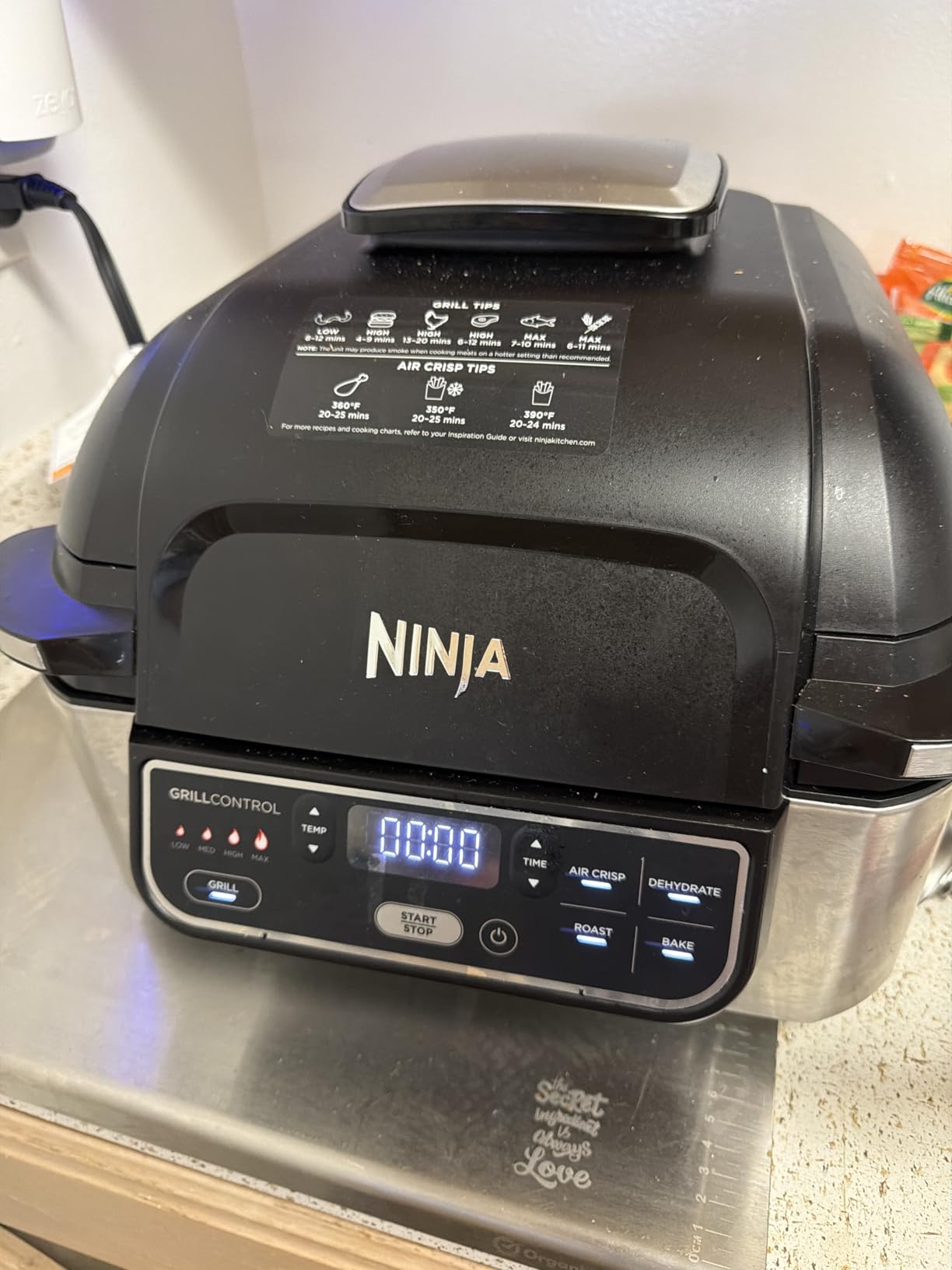 Ninja Foodi Indoor Grill & Air Fryer | 5-in-1 Grill, Air Fry, Roast, Bake, & Dehydrate | Cyclonic Grilling Technology | XL Capacity | Dishwasher Safe Parts | Black/Grey | AG301 customer photo 1