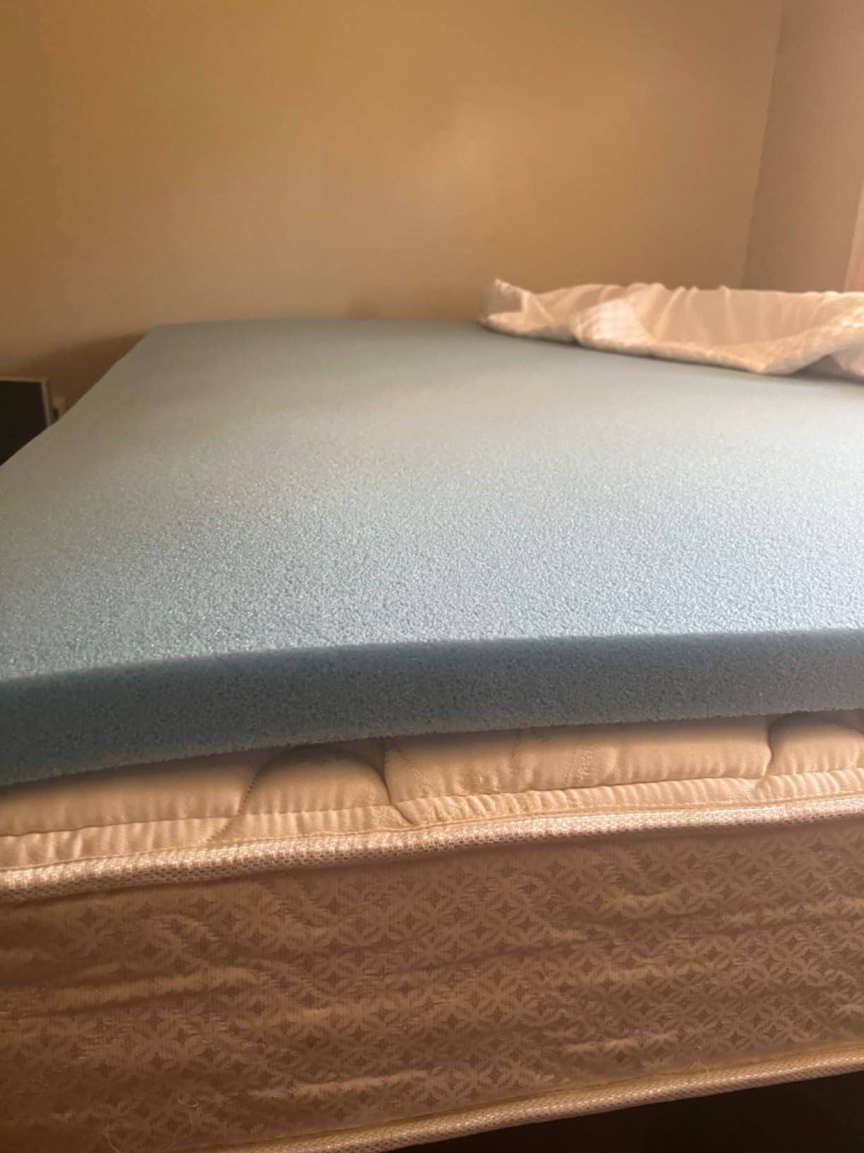 Amazon Basics Cooling Gel-Infused Memory Foam Mattress Topper for Better Sleep Support, CertiPUR-US Certified, 3 inches, Queen, Blue customer photo 2