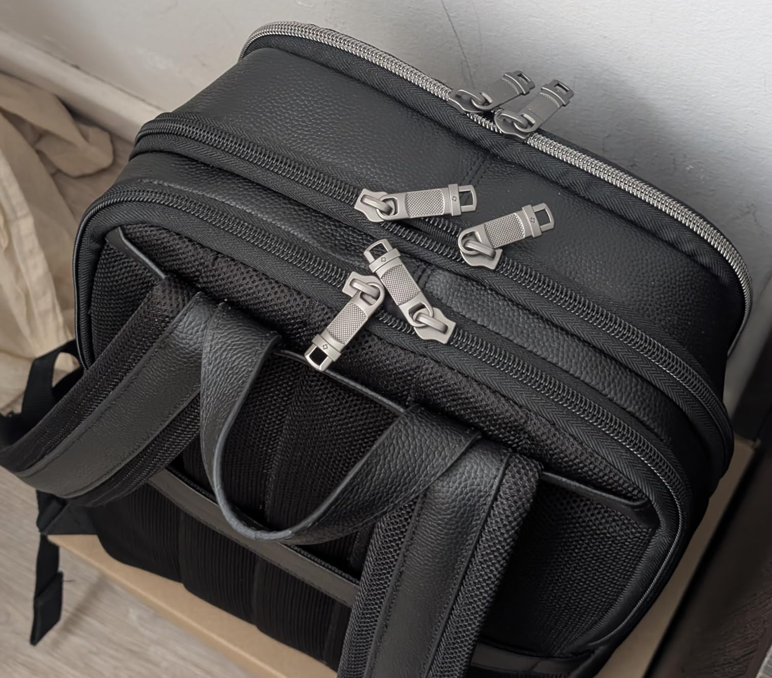 Samsonite Classic Leather Slim Backpack customer photo 2