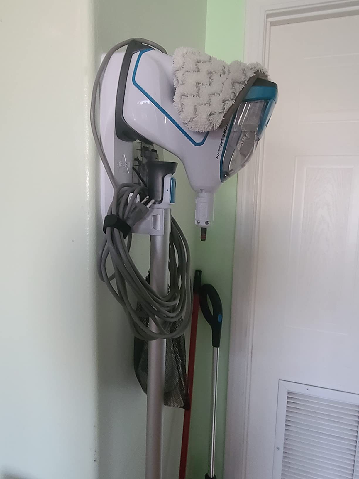 BISSELL PowerSteamer Heavy Duty 3-in-1 Steam Mop and Handheld SteamShot for Indoor & Outdoor, use for Garage, Workshop, Auto, Boat, Recreational Vehicles, Windows, Outdoor Furniture and Decks, 2685A customer photo 2