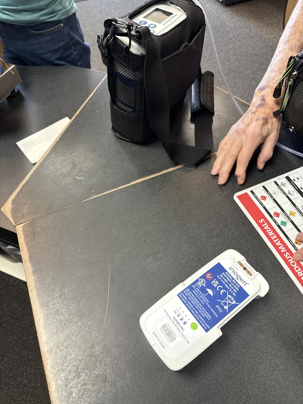Inogen Extended (16-cell) Battery - for the Inogen One G5/Inogen Rove 6 - Up to 12 hours, 45 minutes of battery life on setting 1-2. 18 lbs. customer photo 1