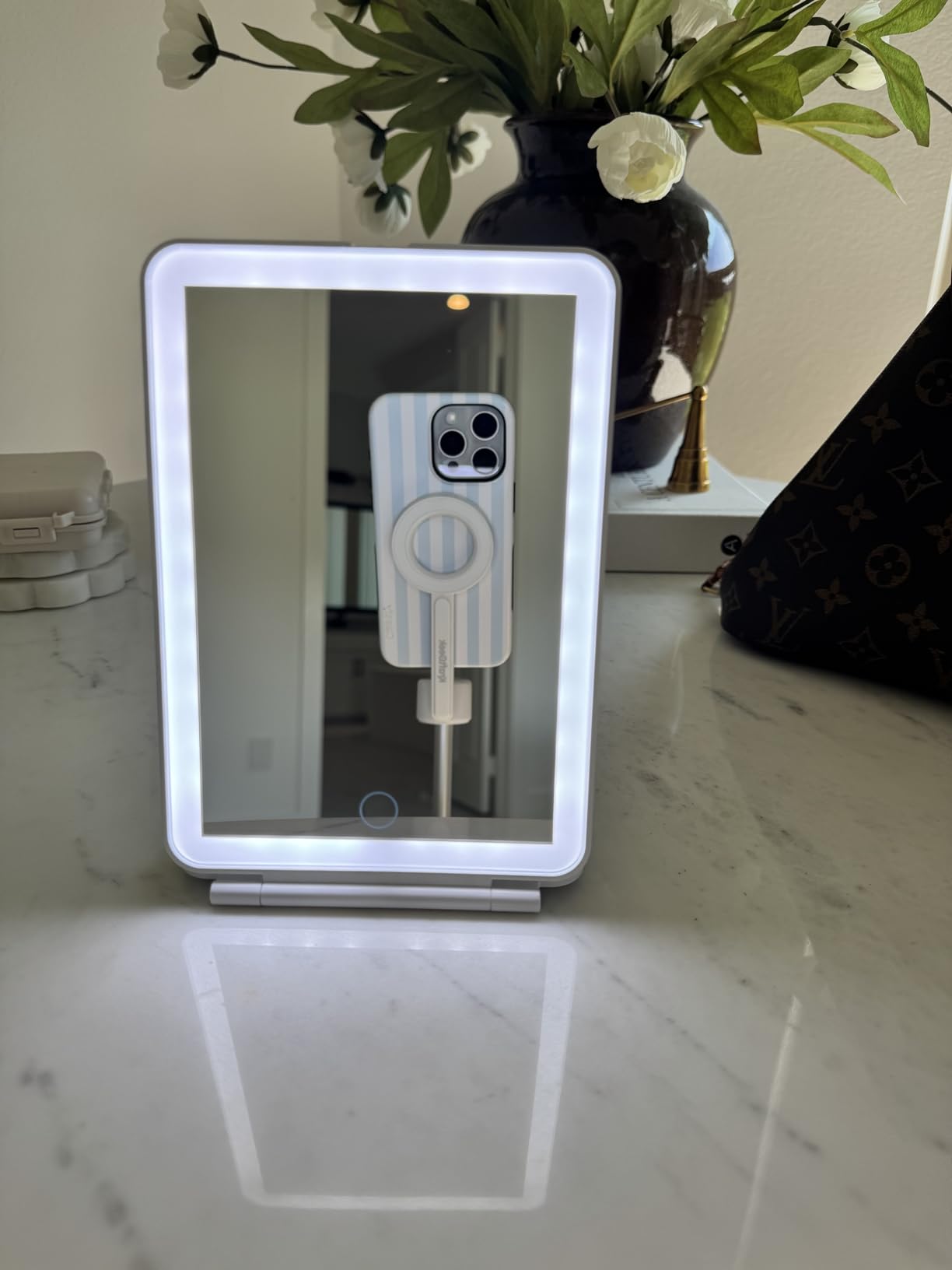 FUNTOUCH Rechargeable Travel Makeup Mirror with 72 LED Lights, Portable Lighted Beauty Mirror, 3 Color Lighting, Dimmable Touch Screen customer photo 2