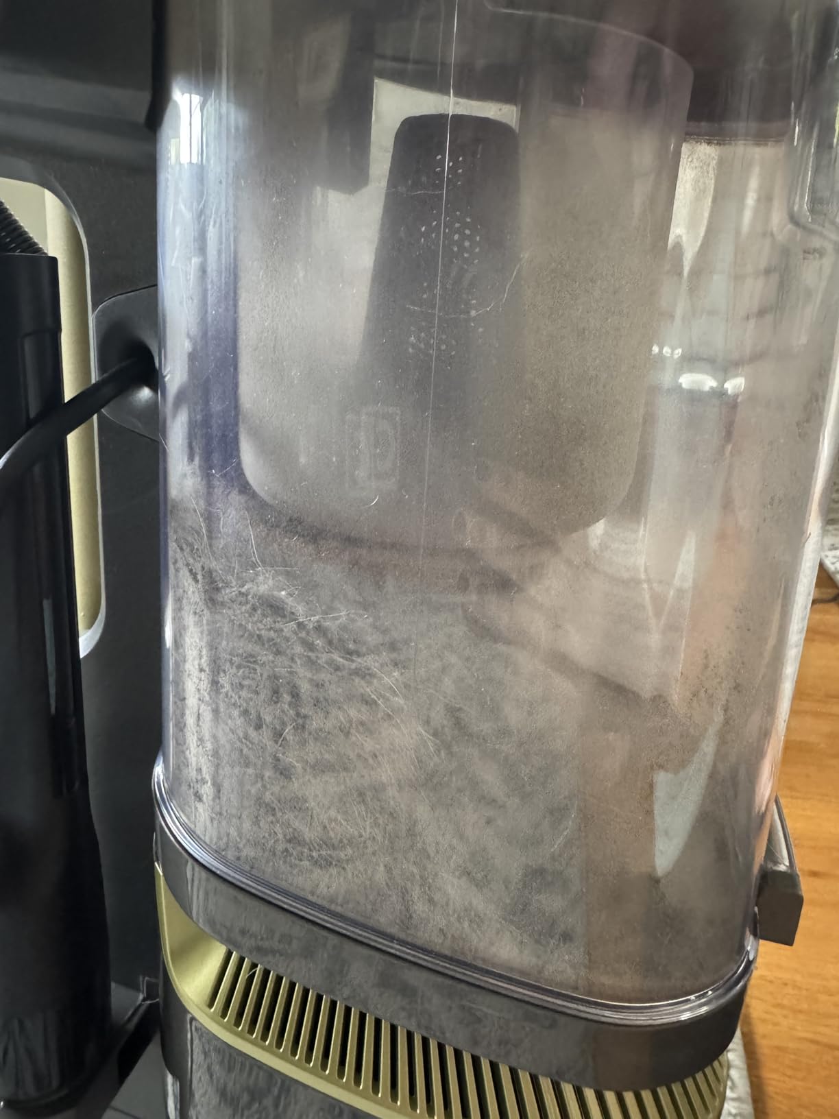 Shark | Upright Vacuum Cleaner for Home | Rotator Lift-Away | No Hair Wrap | HEPA Filter | Lightweight Bagless Vacuum for Pet Hair | LED Headlights For Carpets & Hardwood Floors | Silver | LA502 customer photo 2