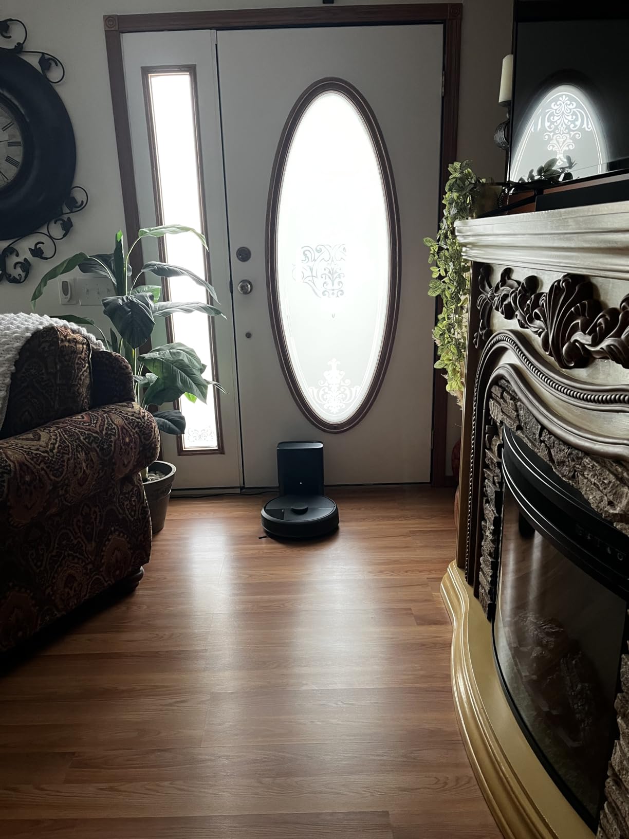 iRobot Roomba i3+ EVO (3550) Self-Emptying Robot Vacuum - Now Clean by Room with Smart Mapping, Empties Itself for Up to 60 Days, Works with Alexa, Ideal for Pet Hair, Carpets customer photo 2