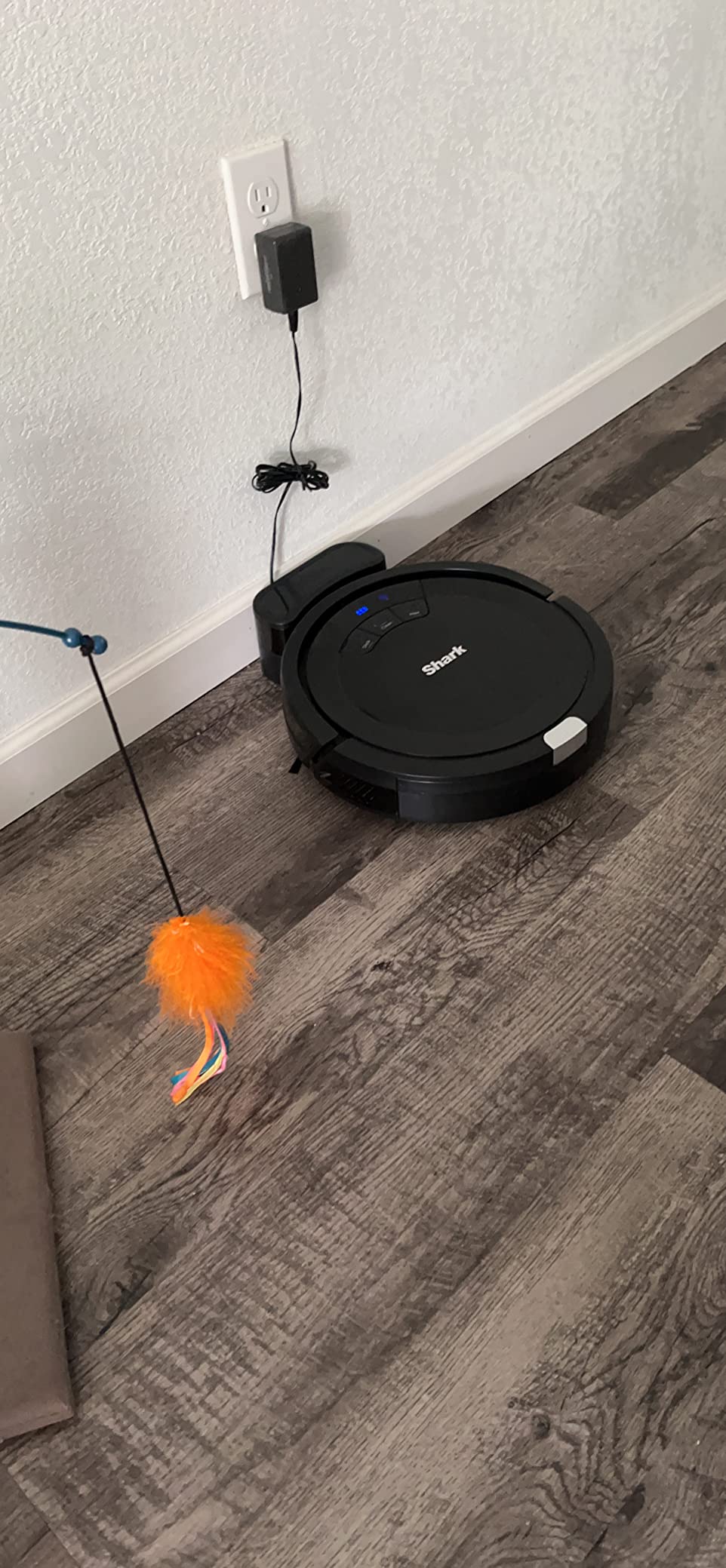 Shark AV753 ION Robot Vacuum, Tri-Brush System, Wifi Connected, 120 Min Runtime, Works with Alexa, Multi Surface Cleaning, Grey customer photo 2
