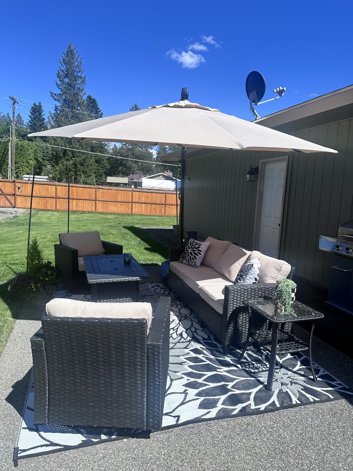 Grand patio 11FT Cantilever Round Umbrella with Base, Champagne customer photo 1