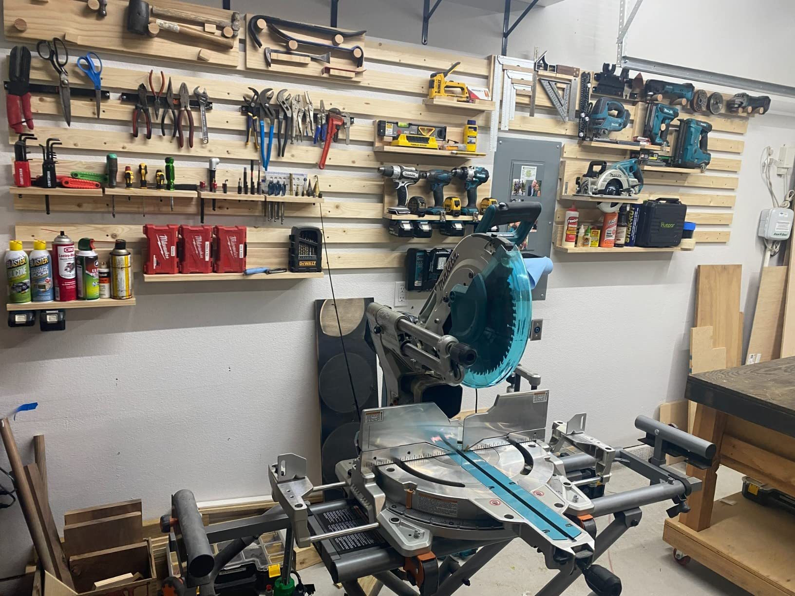 Makita DUB185Z Cordless Handheld Leaf Blower Powered by 18V LXT Li-Ion Battery, Tool Only customer photo 2