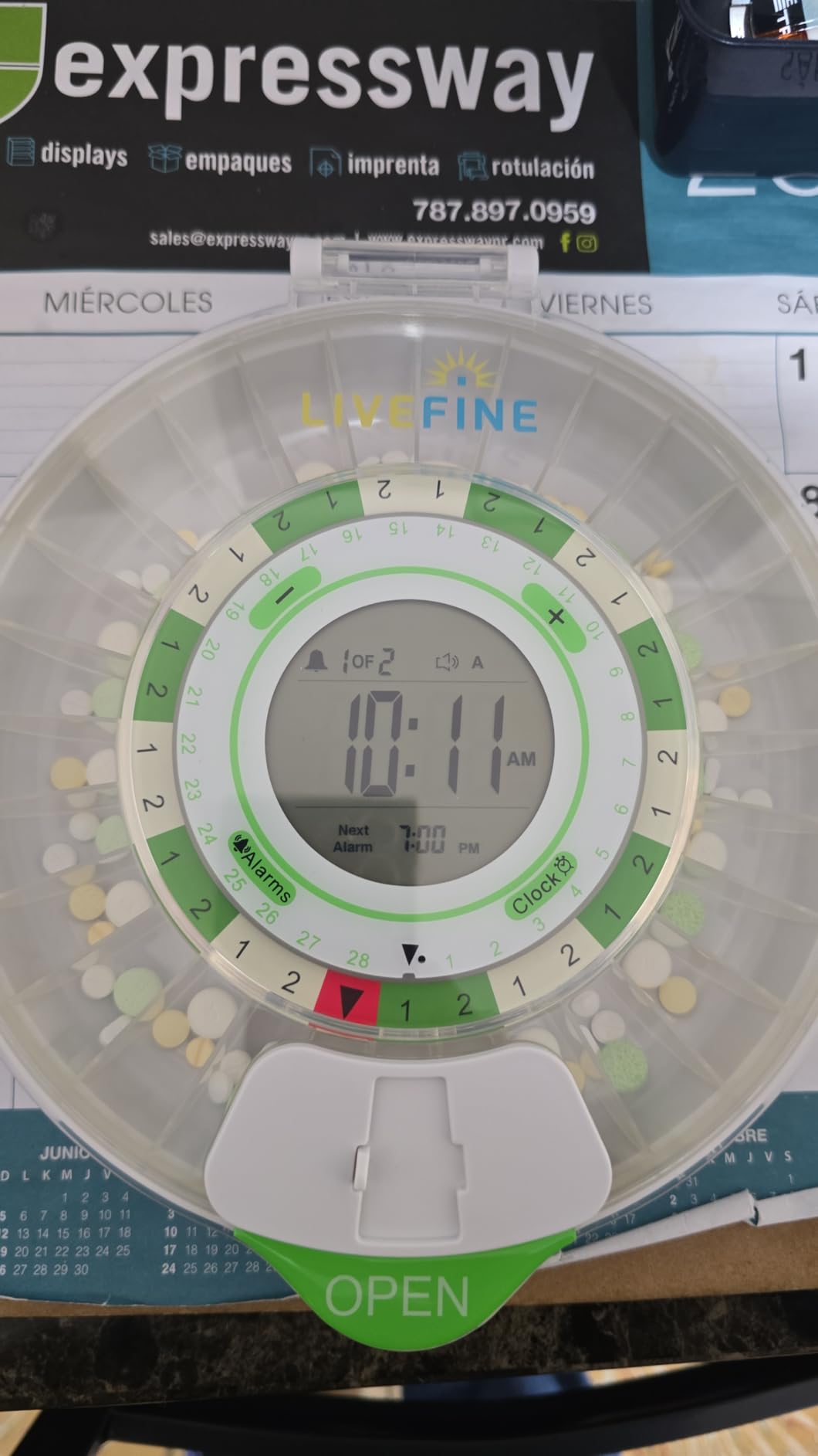 Live Fine 28-Day Automatic Pill Dispenser with Upgraded LCD Display, Key Lock, Sound and Light for Prescriptions, Medication, Vitamins customer photo 1