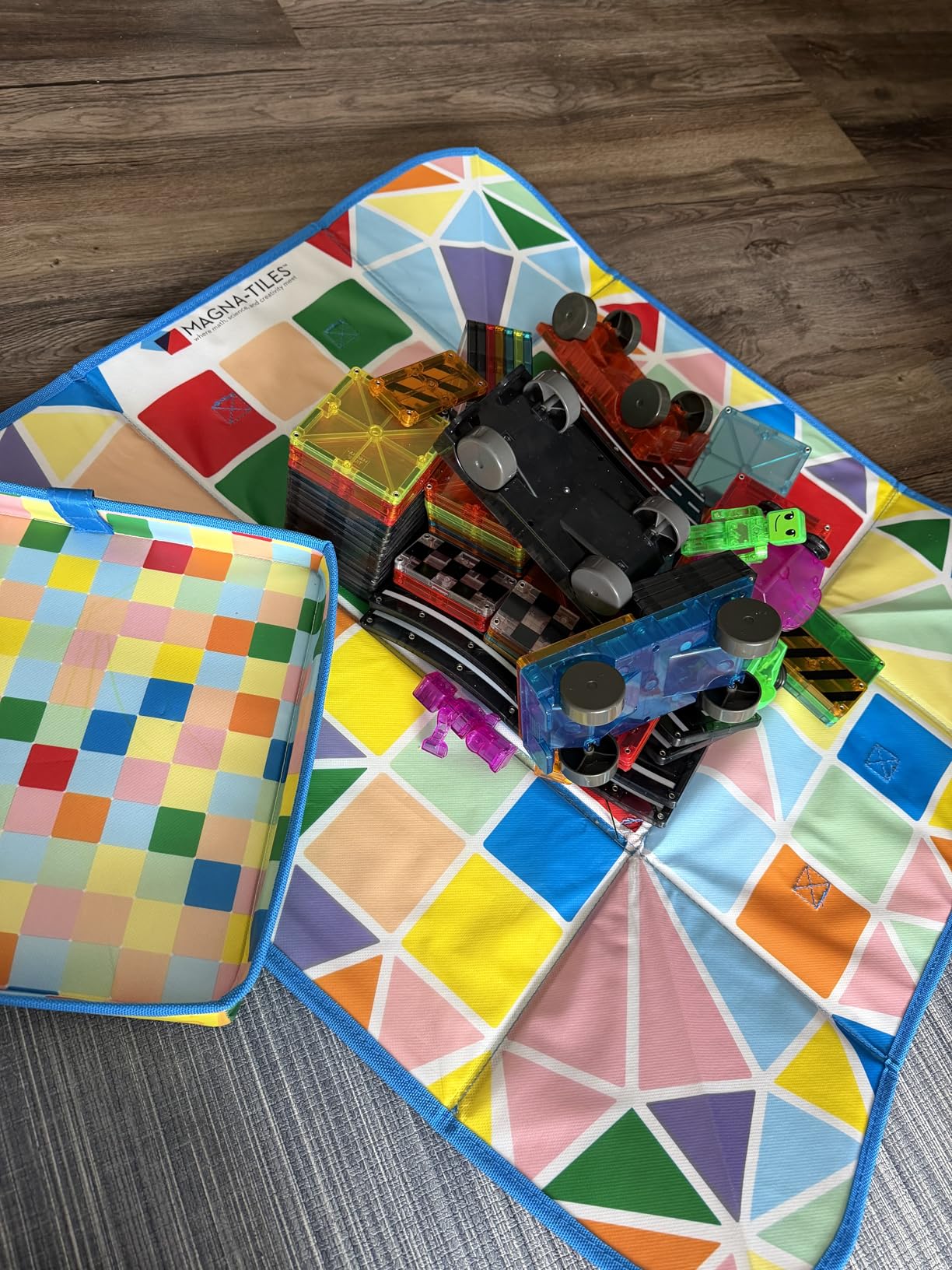 MAGNA-TILES Storage Bin & Interactive Play-Mat, The Original Magnetic Building Brand customer photo 2