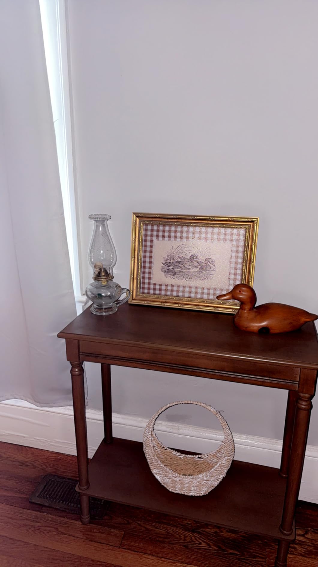 SAFAVIEH Furniture - Tinsley Rectangle Console Table - Brown - Solid Wood - Farmhouse Turned-Leg Design - Ideal for Entryway, Living Room, Hallway, 28