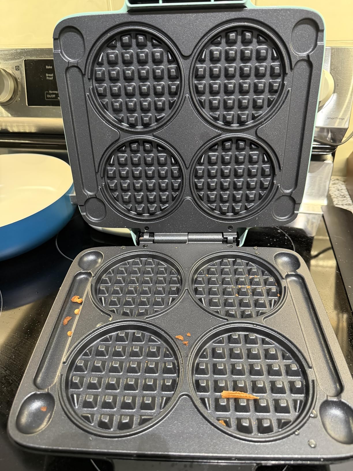 Dash Multi Mini Waffle Maker - Makes Four Waffles at Once for Family Breakfasts - Dual Nonstick Heating Plates & Easy-Release Surface - Compact & Fast-Heating - Graphite customer photo 2