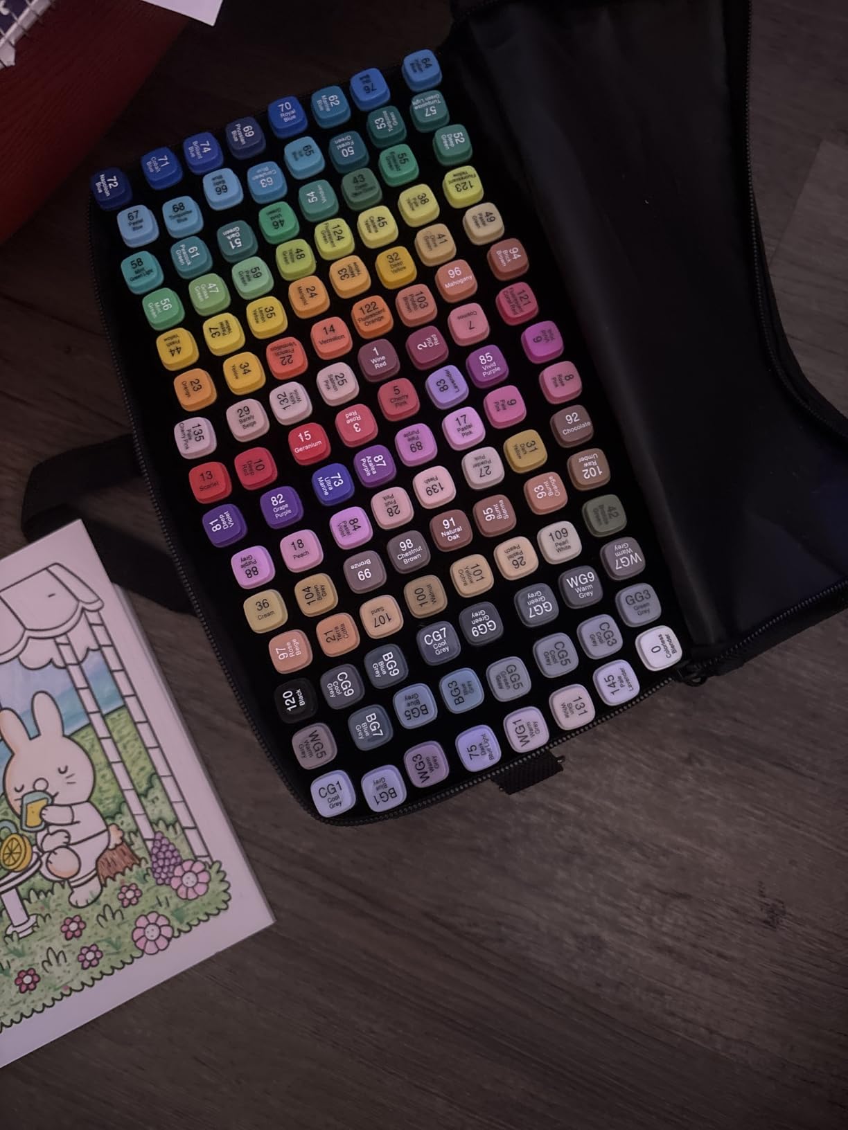 Dabo&Shobo 120 Color Alcohol Marker Pens, Bright Permanent Markers for Coloring, Markers For Adults Coloring Book, Wide Chisel and Fine Tip, Dual Tip Design, Equipped with Black Suitcase customer photo 2