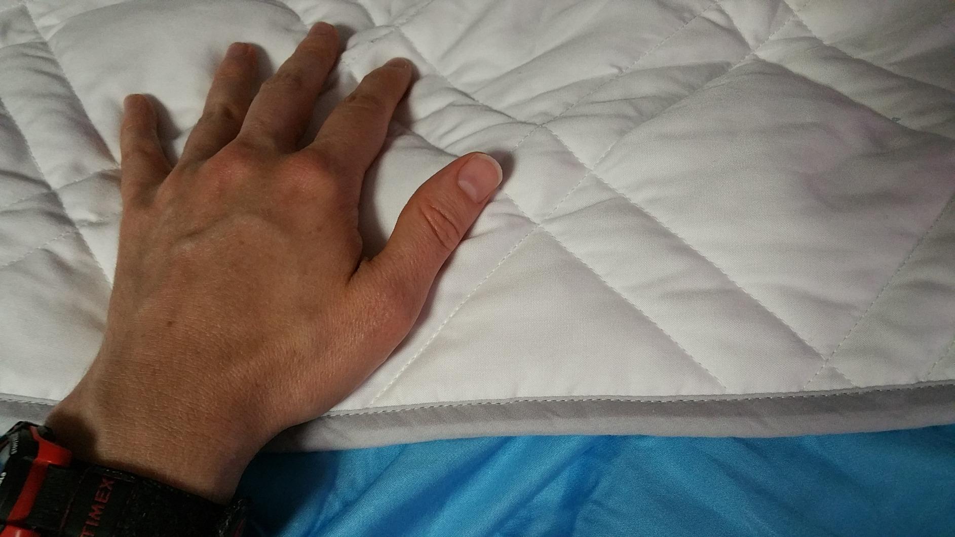 Aricove Cooling Weighted Blanket, 12 lbs, Twin Size for Adults, Luxury Heavy Blanket, Silky Soft Bamboo Viscose, 48x72 inches, Machine Washable, White customer photo 1