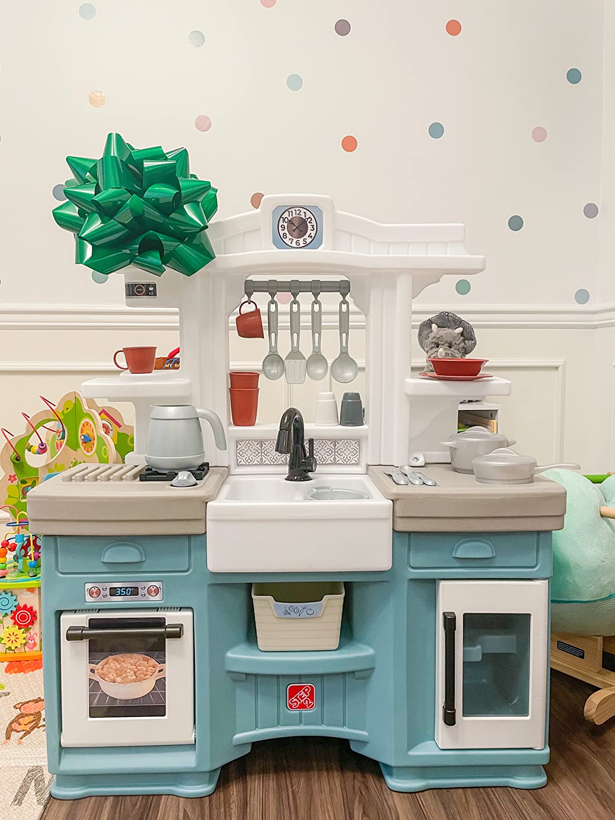 Step2 Timeless Trends Kids Kitchen Playset, Indoor/Outdoor Kitchenette, Interactive Play with Lights and Sounds, Made of Durable Plastic, Includes 21 Piece Toy Accessories, for Toddlers 2+ Years Old customer photo 2