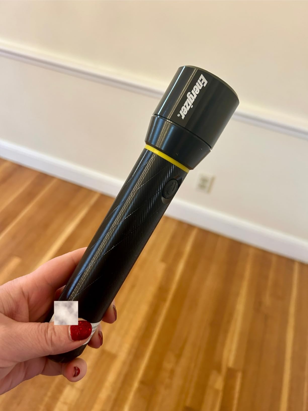 Energizer LED Flashlight Vision PRO, Ultra Bright 1000+ Lumens, IPX4 Water Resistant, Aircraft-Grade Aluminum LED Light, Rugged Metal Flash Light for Outdoors, Emergency Power Outage, Black customer photo 2