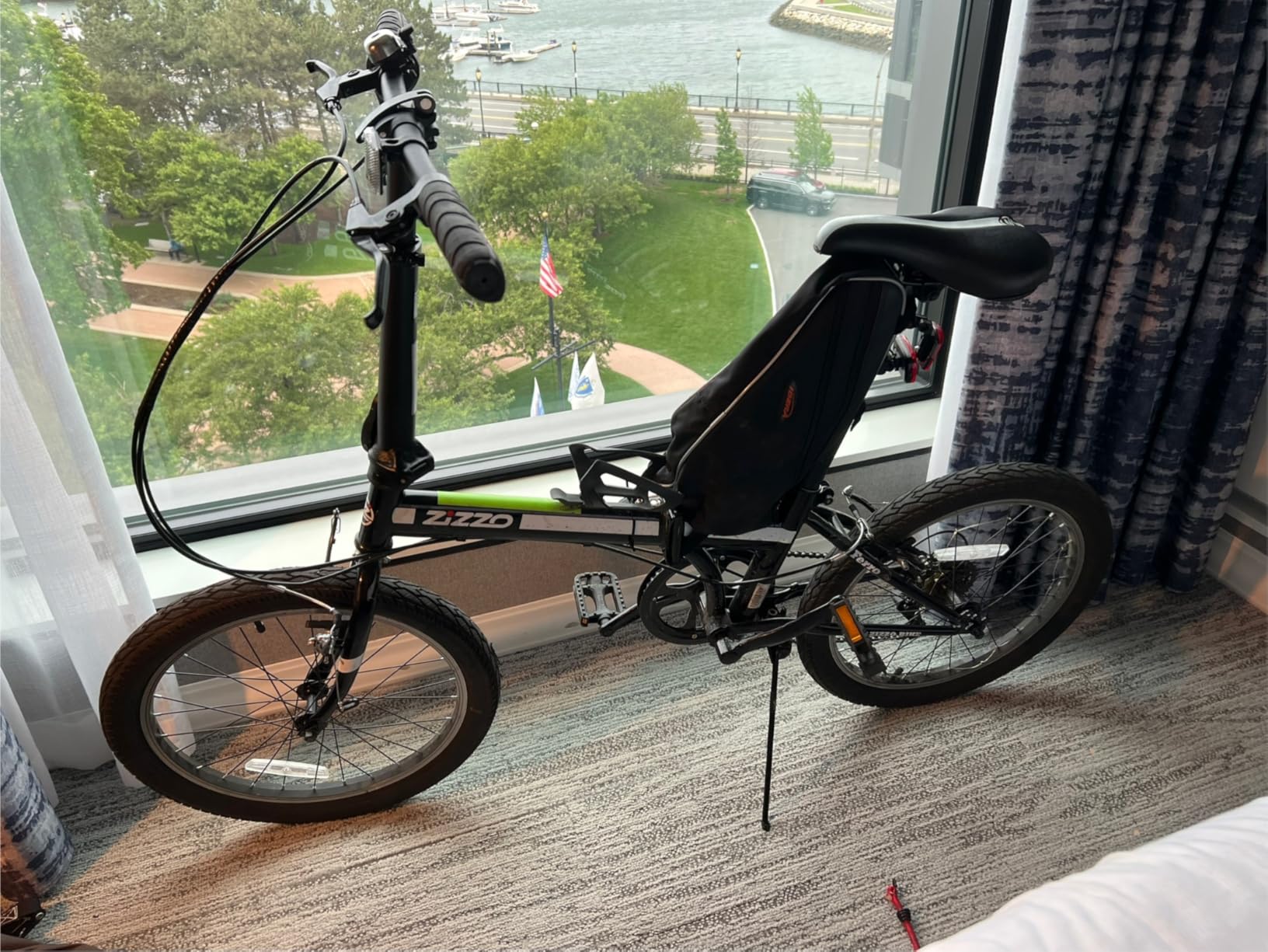 ZiZZO Ferro 20 inch Folding Bike, Compact Lightweight Commuter customer photo 2