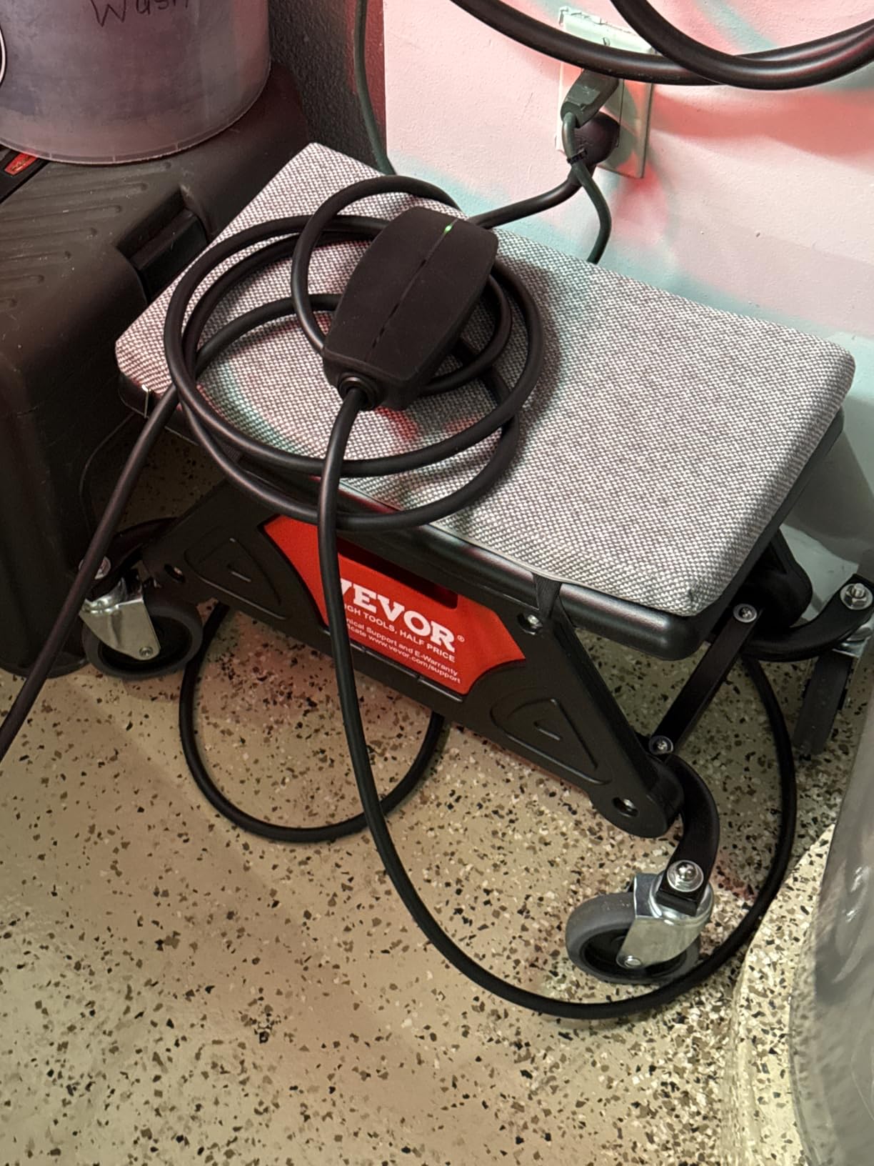 VEVOR Mechanic Stool 300 LBS Capacity, Heavy Duty Rolling Mechanics Seat with Three Slide Out Tool Trays and Drawer customer photo 2