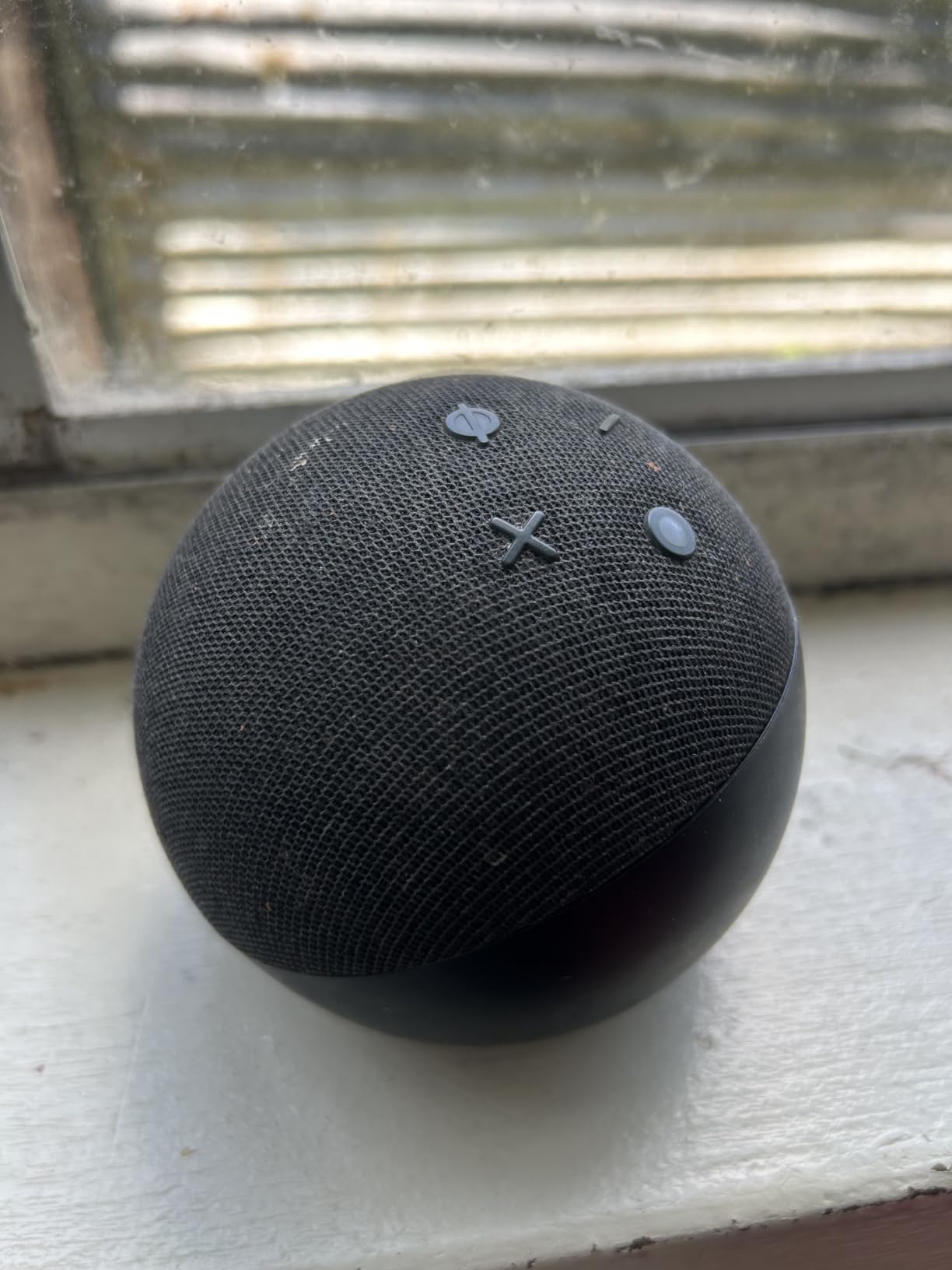 Echo Dot (5th Gen, newest model) - Vibrant sounding speaker, Designed for Alexa+, Glacier White customer photo 1