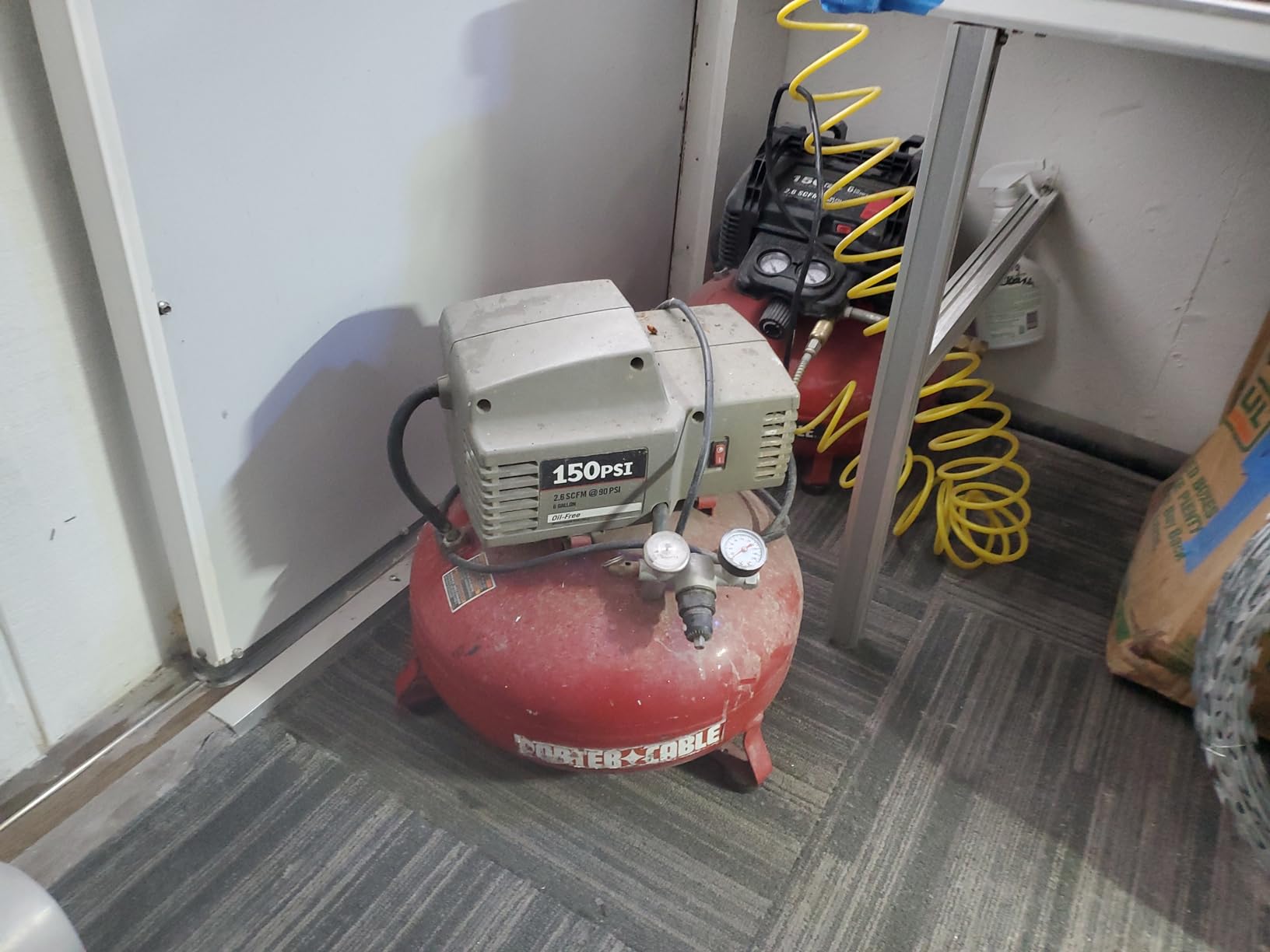 PORTER-CABLE Portable Pancake Air Compressor, Oil-Free, 6 Gallon, 150 Max PSI, 2.6 CFM @ 90 PSI customer photo 1